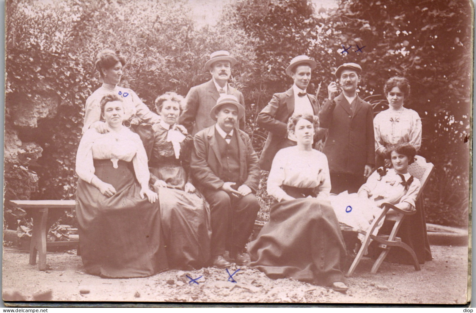 CP Carte Photo D&#039;&eacute;poque Photographie Vintage Groupe Mode Jardin Famille Bellier - Paare