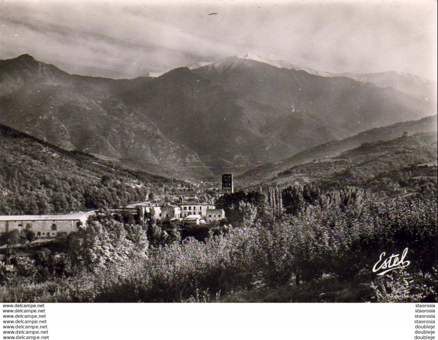 D66  Abbaye De St Michel De Cuxa PRADES  Vue Générale Au Pied Du Canigou - Prades