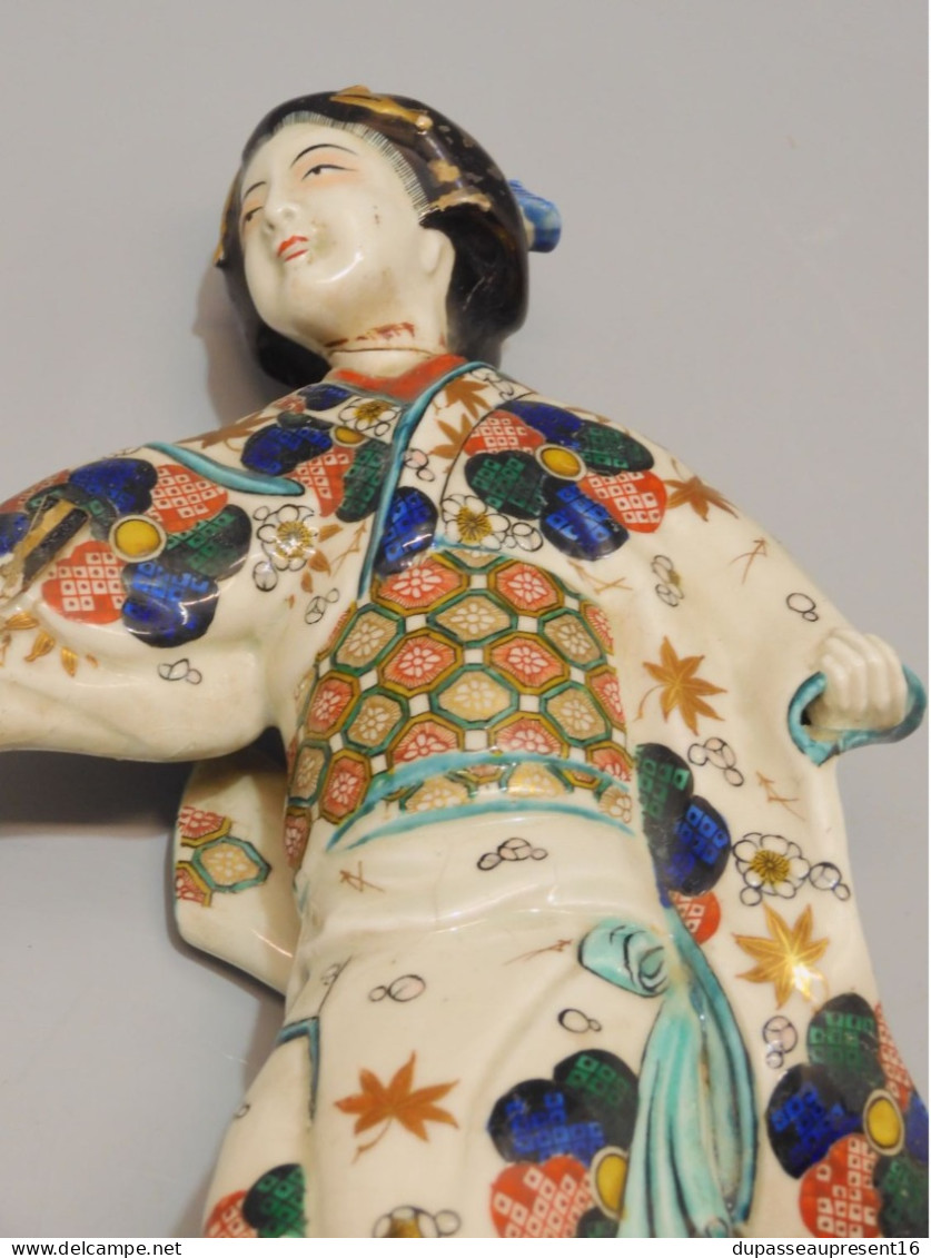 -ANCIENNE STATUETTE GEISHA CERAMIQUE à RESTAURER COLLECTION déco VITRINE    E