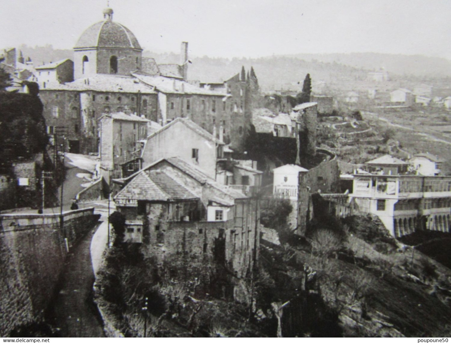 CP 07 Ardèche AUBENAS Quartier Saint Benoit Route De Vals Timbré 1950 - Aubenas