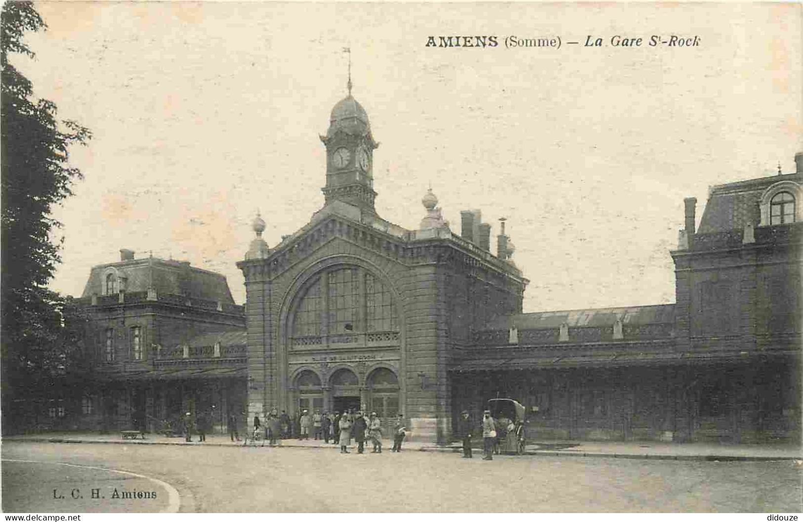 80 - Amiens - La Gare Saint Roch - Animée - CPA - Voir Scans Recto-Verso - Amiens