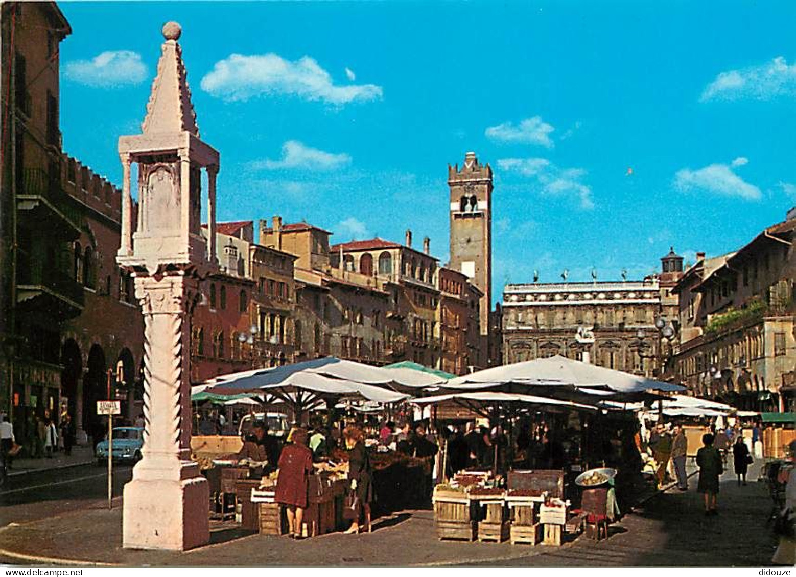 Marchés - Italie - Italia - Verona - Plazza Erbe - Place Des Herbes - Automobiles - CPM - Voir Scans Recto-Verso - Markets