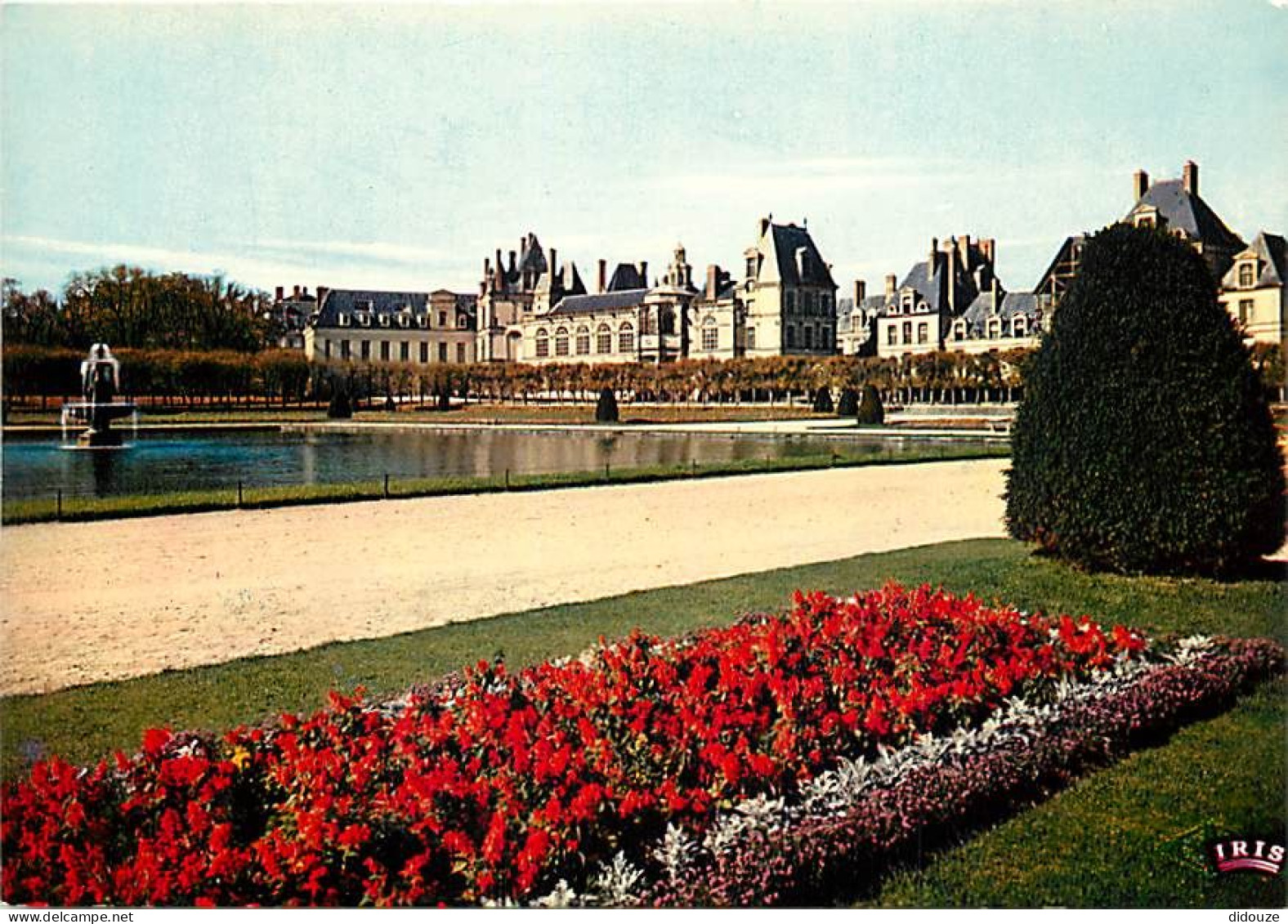 77 - Fontainebleau - Palais De Fontainebleau - La Façade Du Palais Sur Le Parterre Et Le Bassin Du Tibre - Fleurs - Cart - Fontainebleau