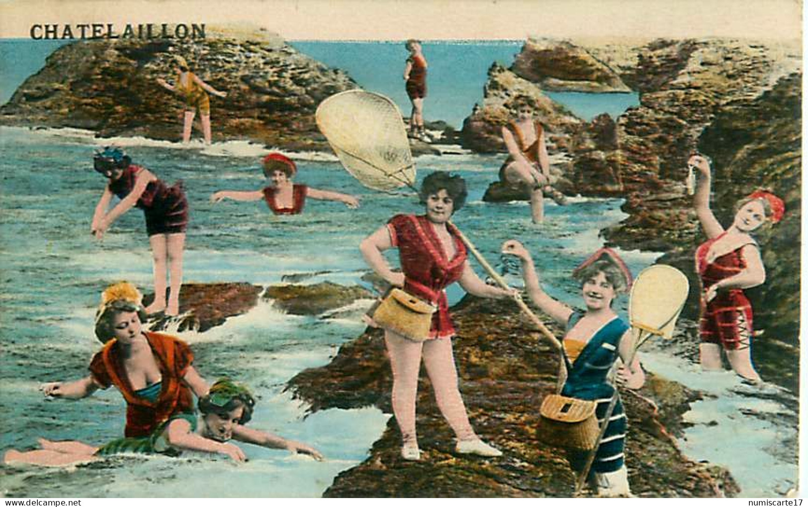 Cpa CHATELAILLON 17 Photomontage, Baigneuses, Pêcheuses - Châtelaillon-Plage