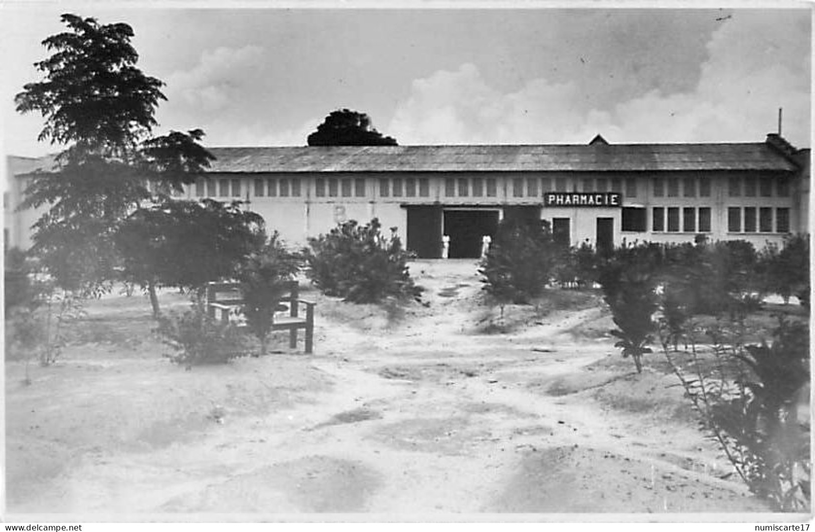 Cpa Carte Photo CONGO - POINTE NOIRE - Pharmacie D'approvisionnement, Boulevard Du Commerce - Photo Fouladou Photo Océan - Pointe-Noire