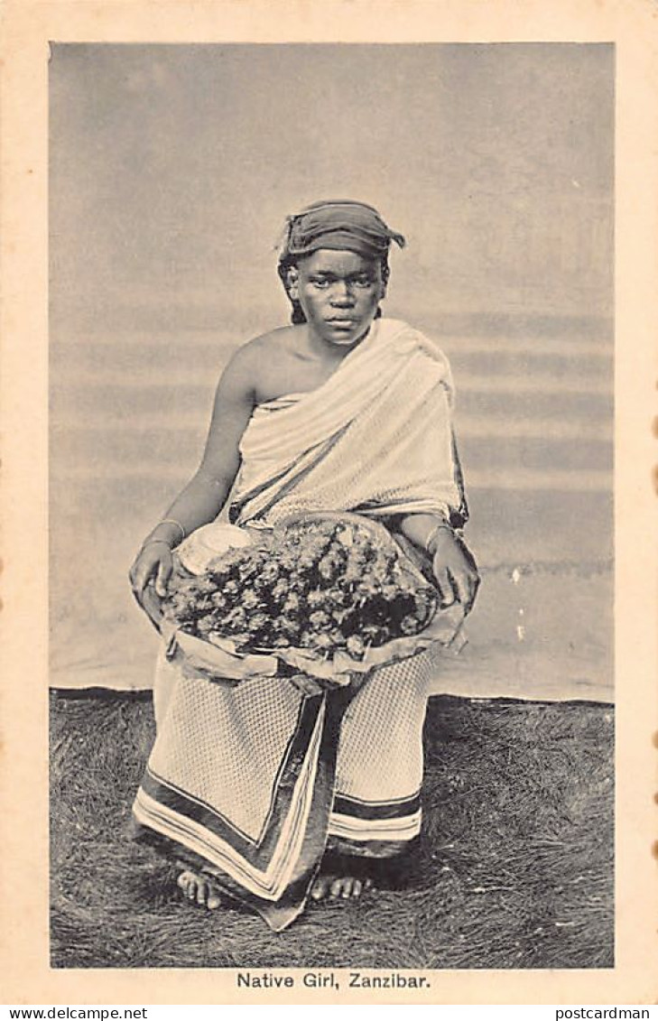 Zanzibar - Native Girl - Publ. Ali Pira Harji  - Tanzanie
