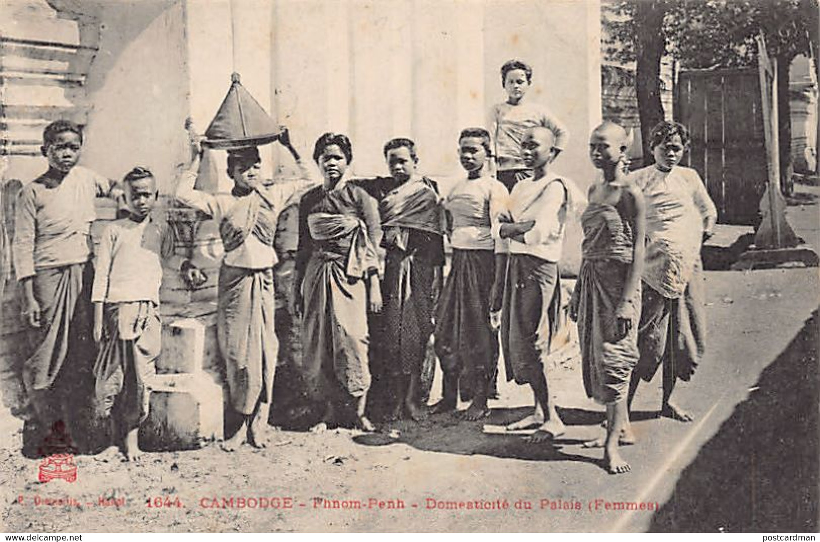 Cambodge - PHNOM PENH - Domesticité Du Palais (Femmes) - Ed. P. Dieulefils 1644 - Cambodge
