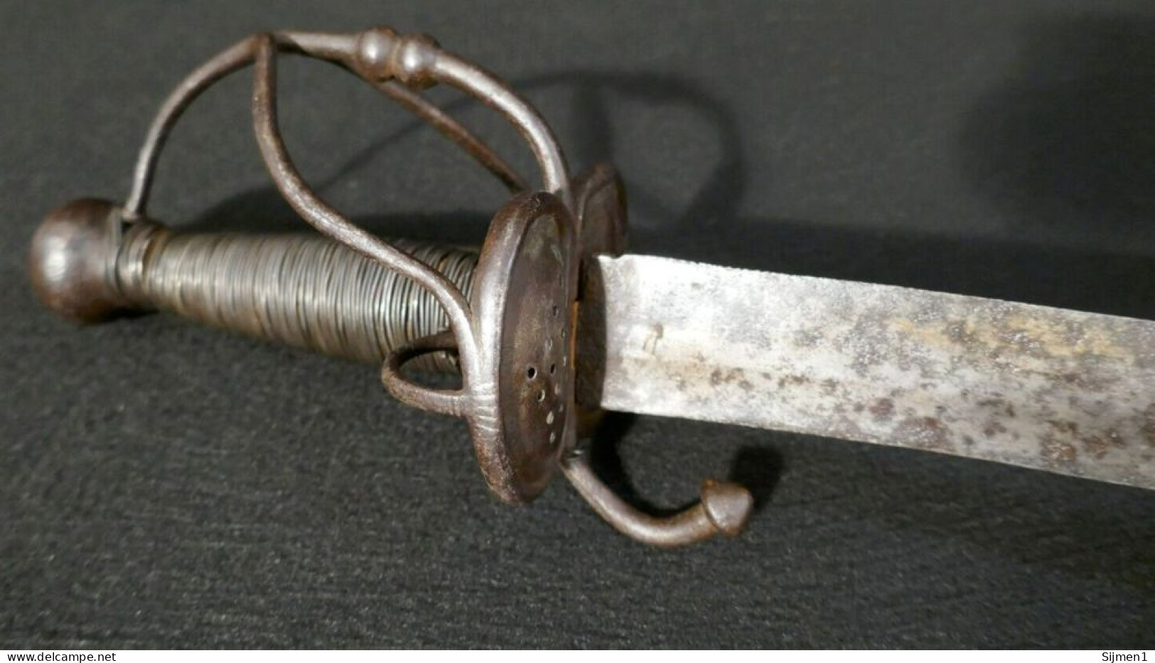 Épée large de cavalerie allemande/suédoise du 17e siècle, poignée en fer wallon et repose-pouce