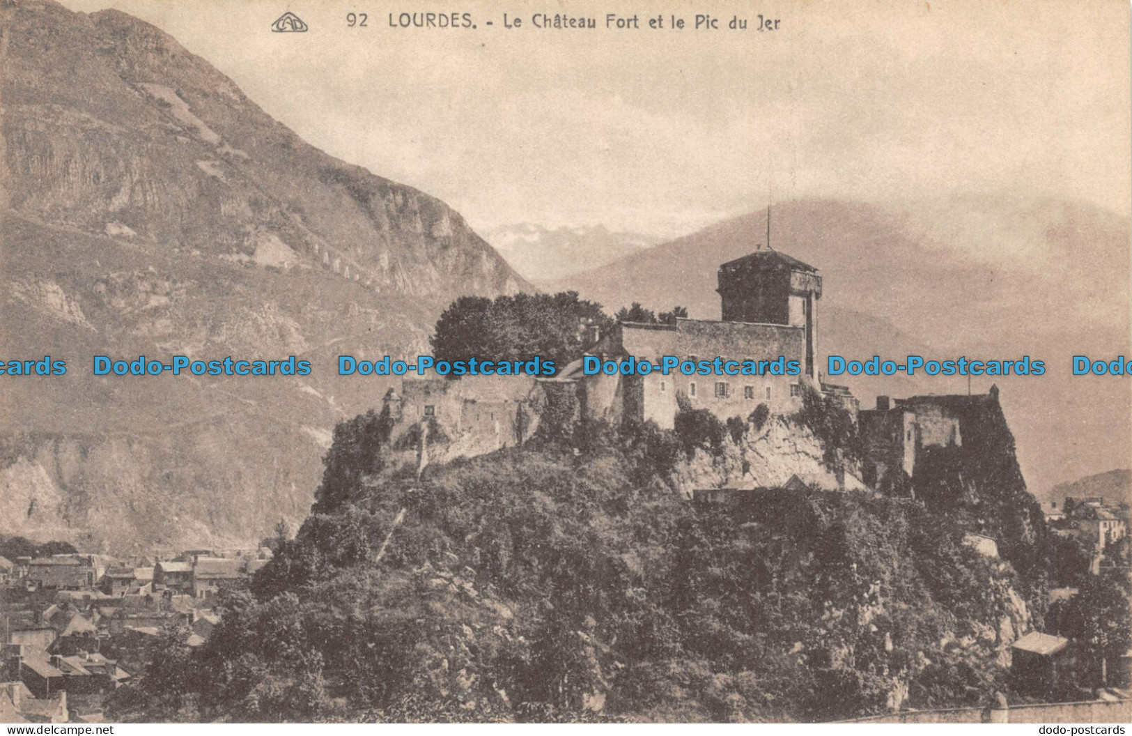 R109853 Lourdes. Le Chateau Fort Et Le Pic Du Jer. No 92. B. Hopkins - Welt