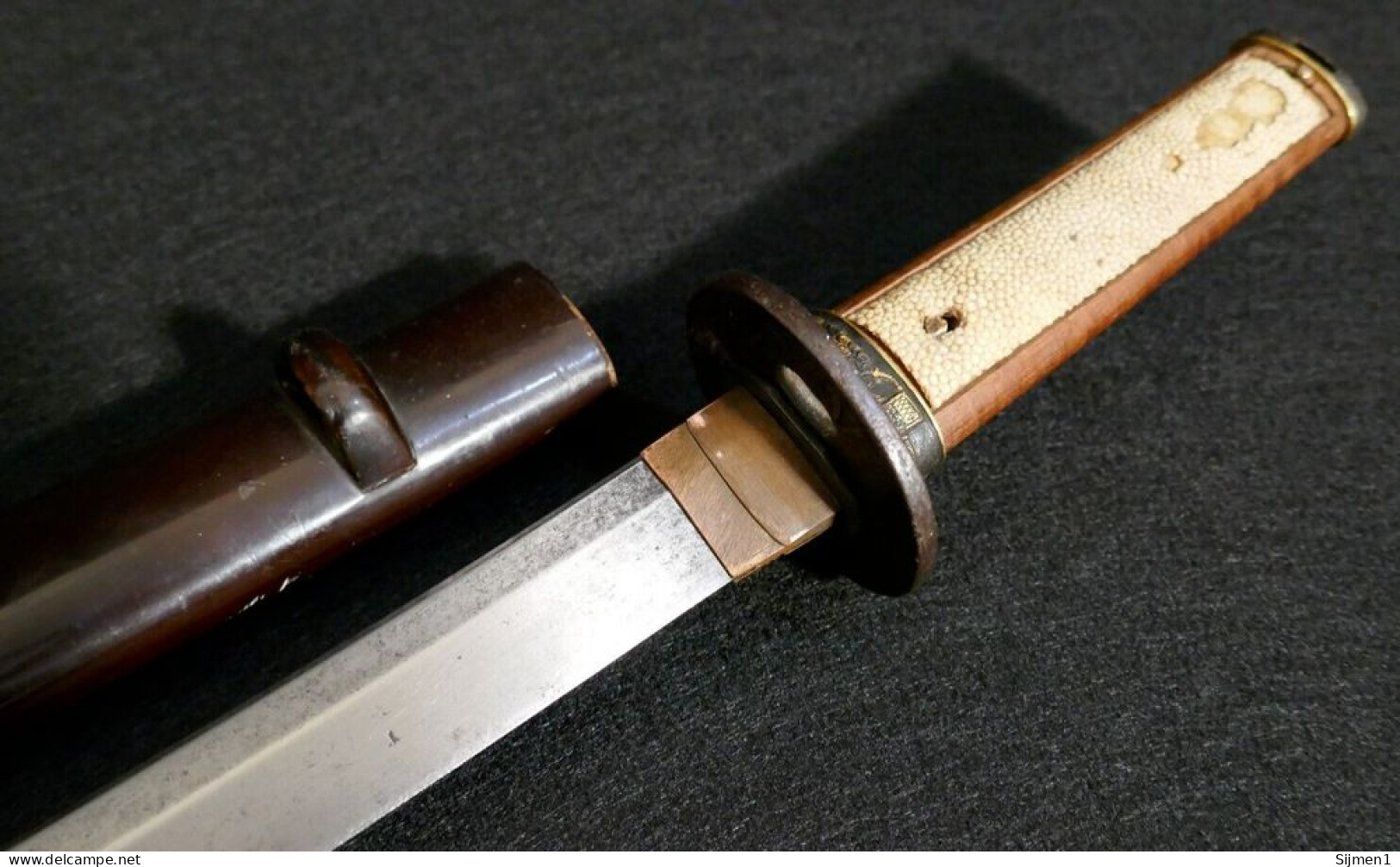 Raccords et supports de la famille des épées Wakizashi japonaises antiques - Or embelli