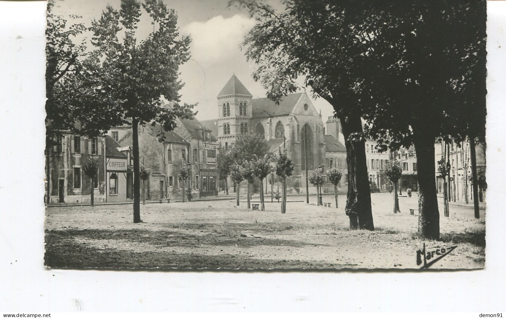 CPSM PF - LE PARC DE SAINT MAUR - LA PLACE D'ARME ET L'EGLISE - Dos Vierge - - Saint Maur Des Fosses