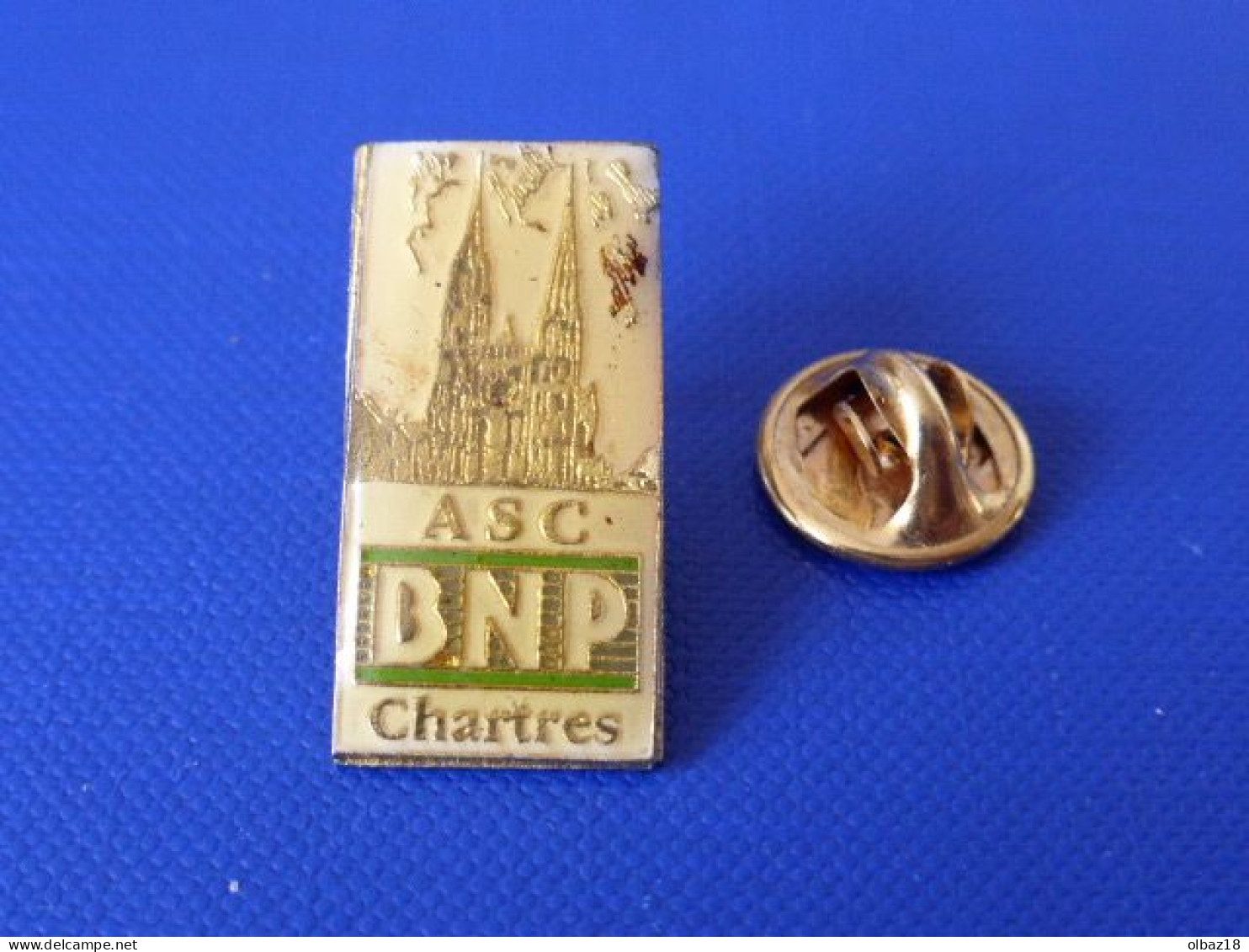 Pin's Banque BNP - ASC De Chartres - Amicale Sportive Et Culturelle - Cathédrale Eglise (HA44) - Banques