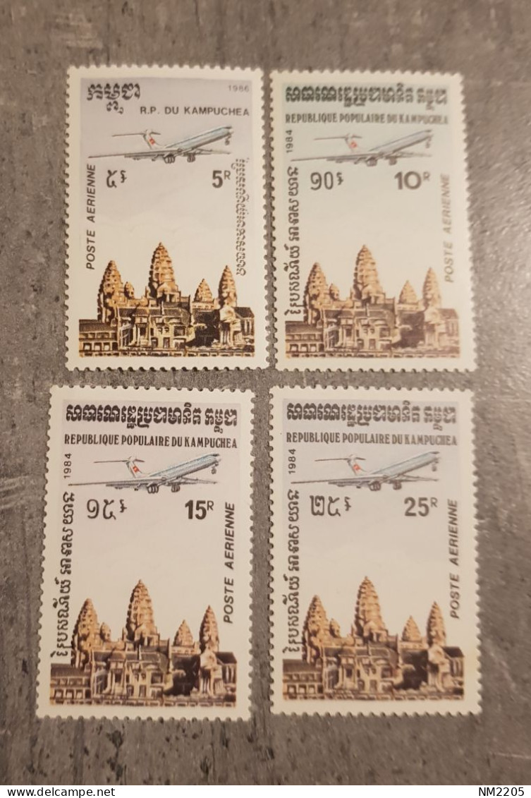 CAMBODIA AIRMAIL 1984 TEMPLE OF ANGKOR WAT SET MNH - Cambodge