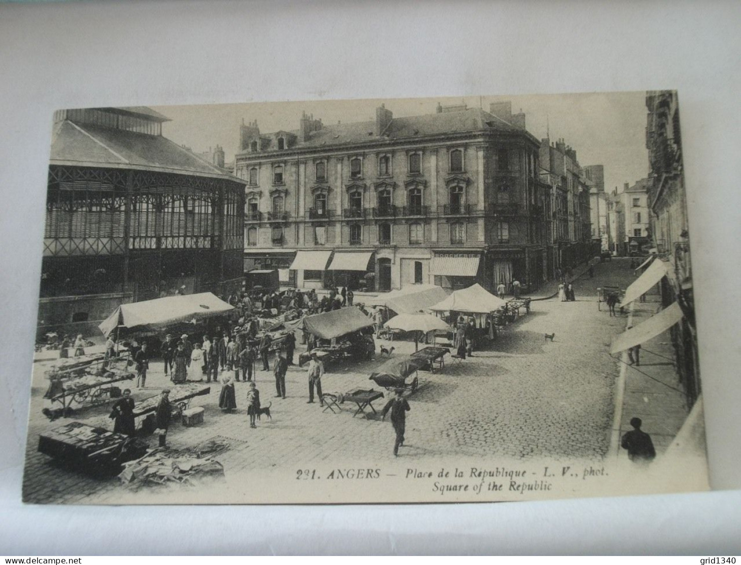 49 7776 CPA - 49 ANGERS - PLACE DE LA REPUBLIQUE - ANIMATION. UN JOUR DE MARCHE - Angers