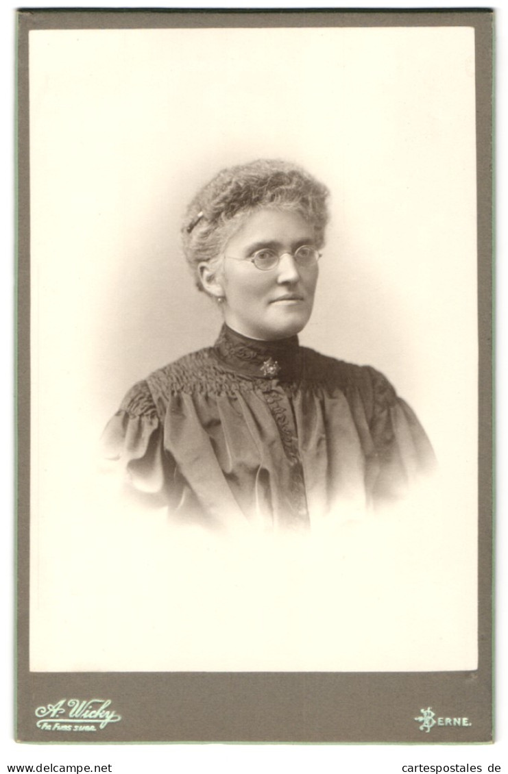 Fotografie A. Wicky, Berne, Schanzenstrasse 6, Betagte Dame Mit Brille  - Personnes Anonymes