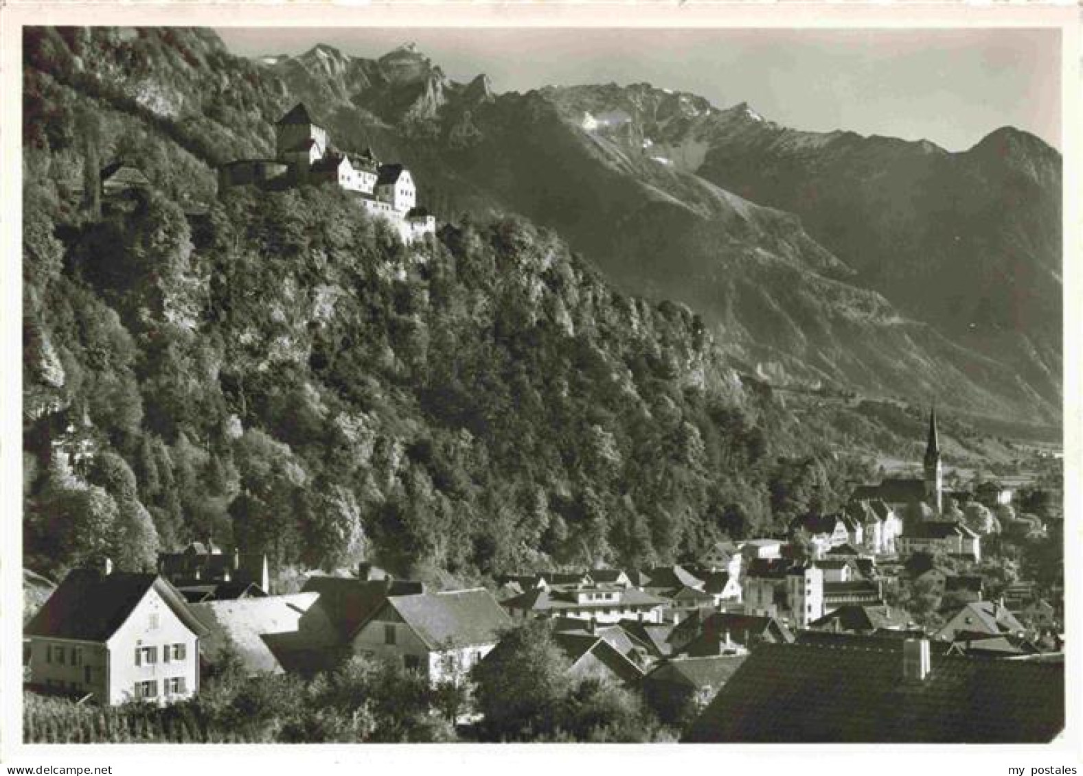 73977980 Vaduz_Liechtenstein_FL Mit Den Rhaetikonbergen - Liechtenstein