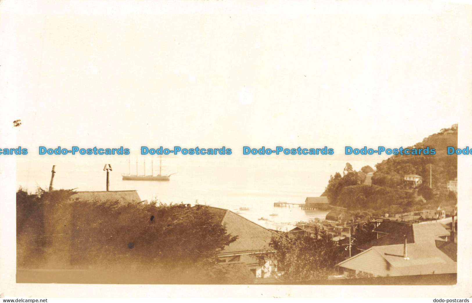 R111465 Old Postcard. Sea Ship And Mountains - Monde