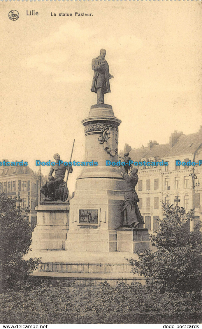 R110874 Lille. La Statue Pasteur. Nels. B. Hopkins - Monde