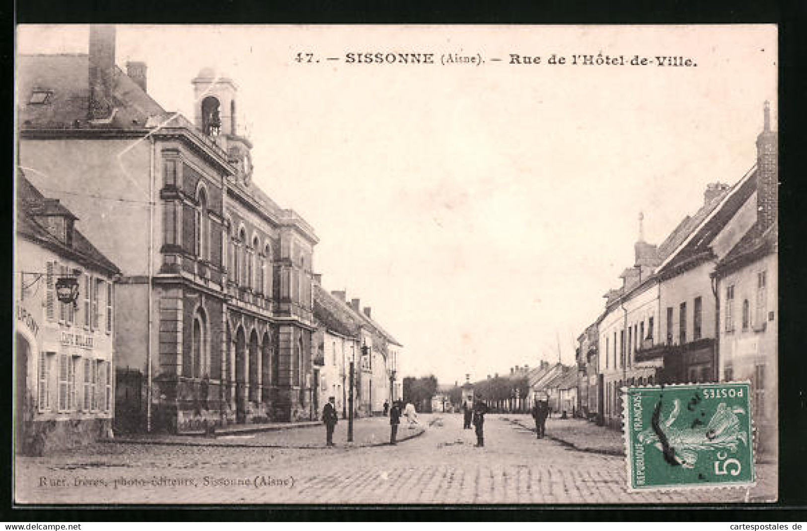 CPA Sissonne, Rue De L`Hotel De Ville  - Sissonne