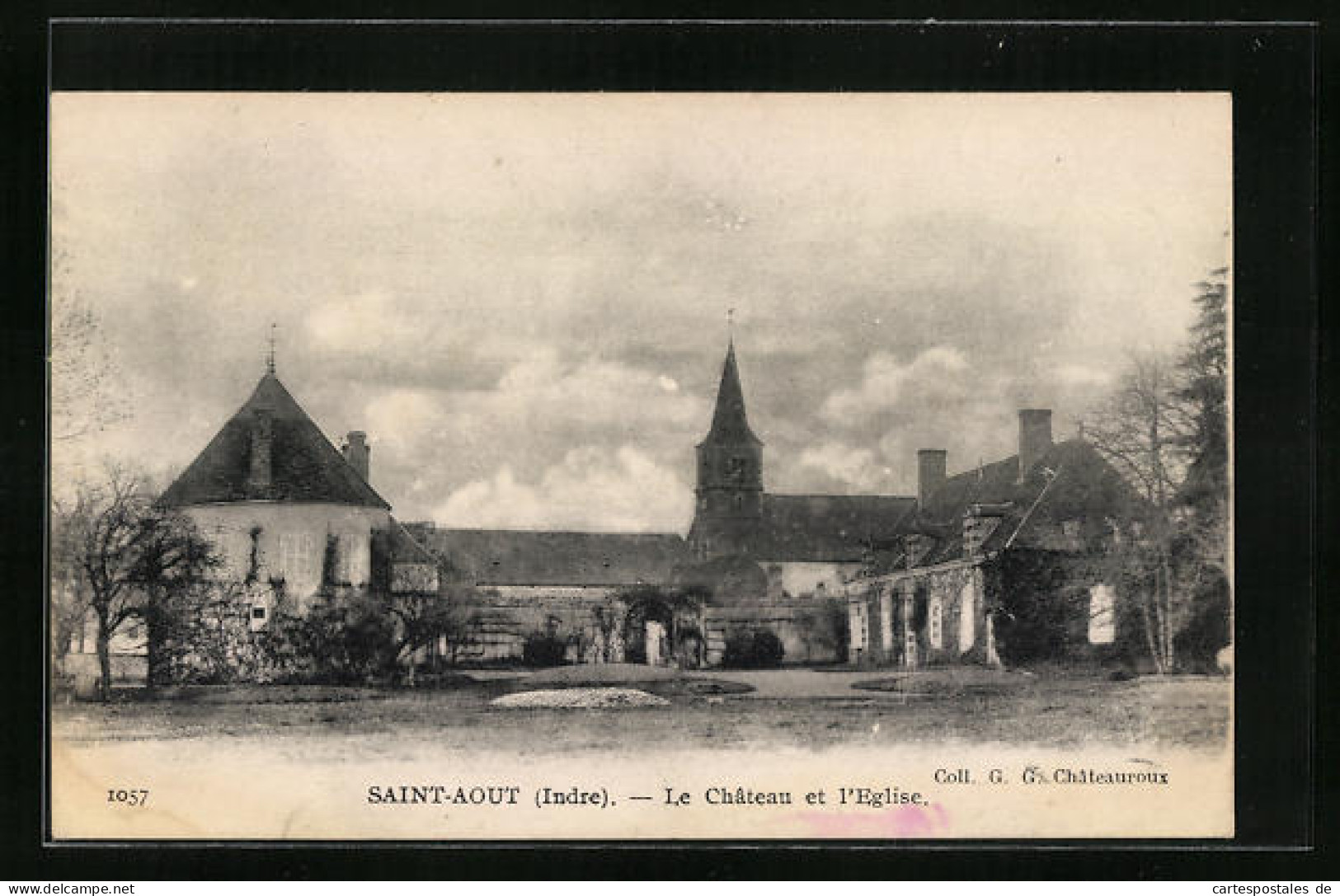 CPA Saint-Aout, Le Château Et L`Eglise  - Autres & Non Classés