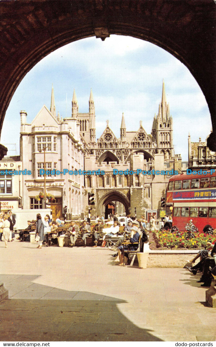 R111799 Cathedral Square. Peterborough. 1966 - Mundo