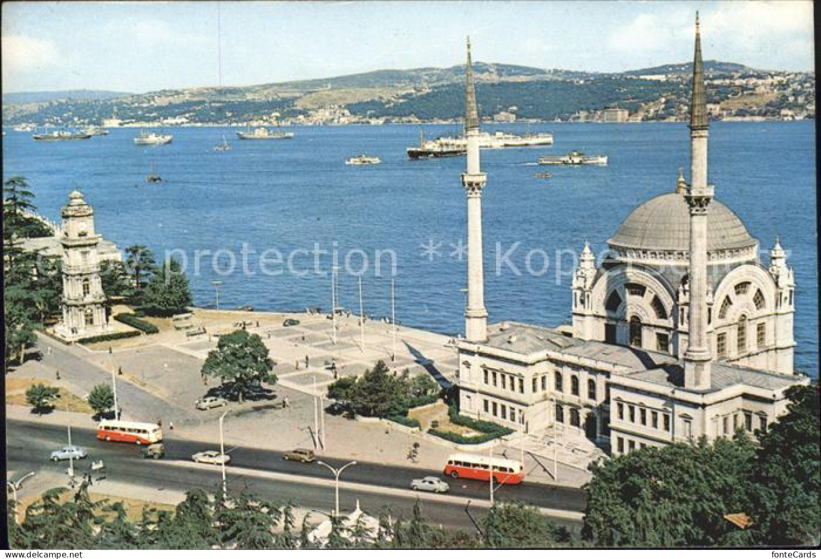 71842115 Istanbul Constantinopel Dolmabahce Moschee Bosphorus Schiffe Istanbul - Türkei