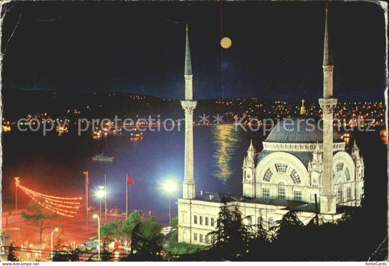 71841734 Istanbul Constantinopel Dolmabahce Moschee Bosphorus Istanbul - Turkey