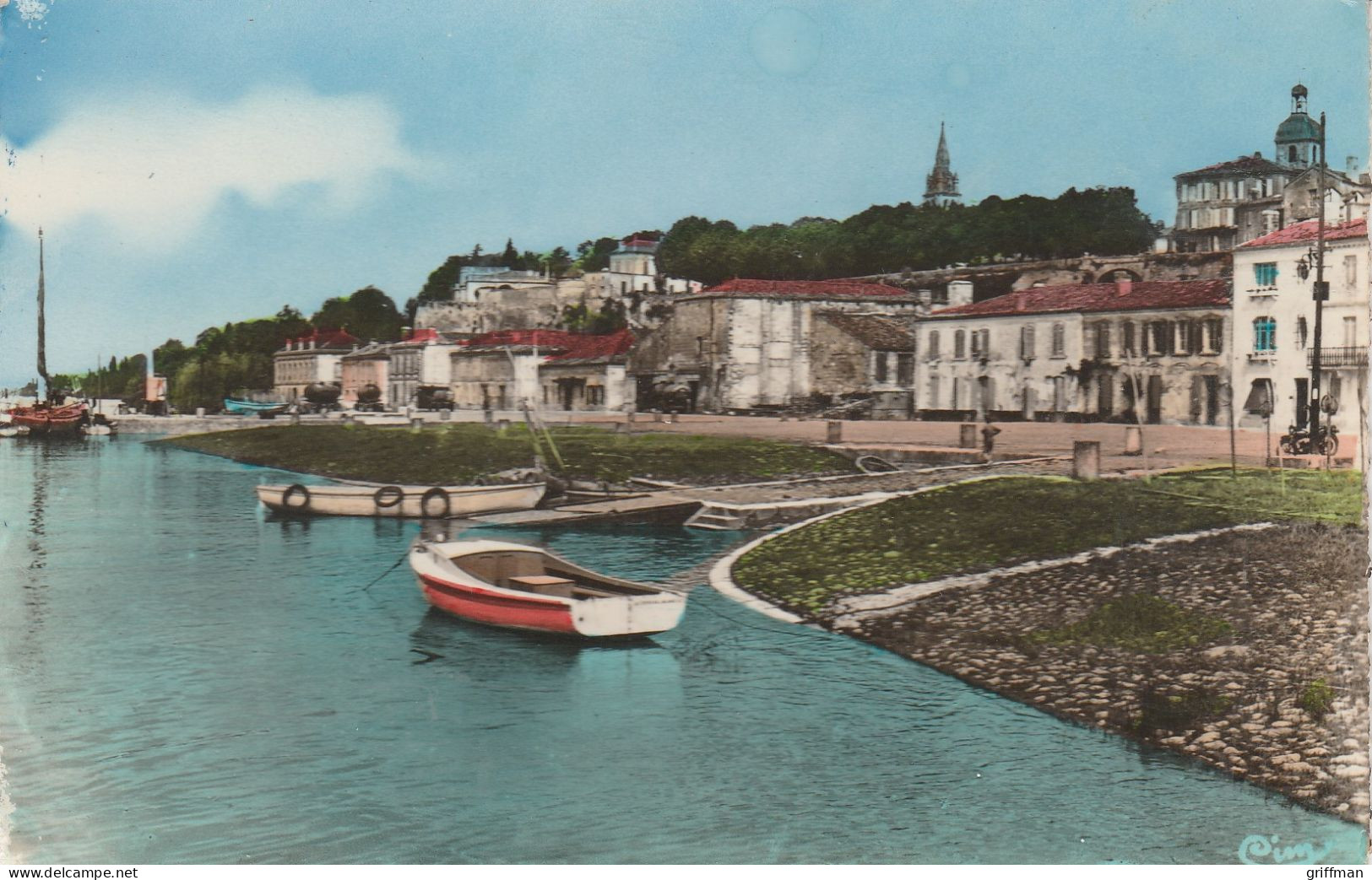 BOURG SUR GIRONDE VUE SUR LE PORT CPSM 9X14 TBE - Sonstige & Ohne Zuordnung