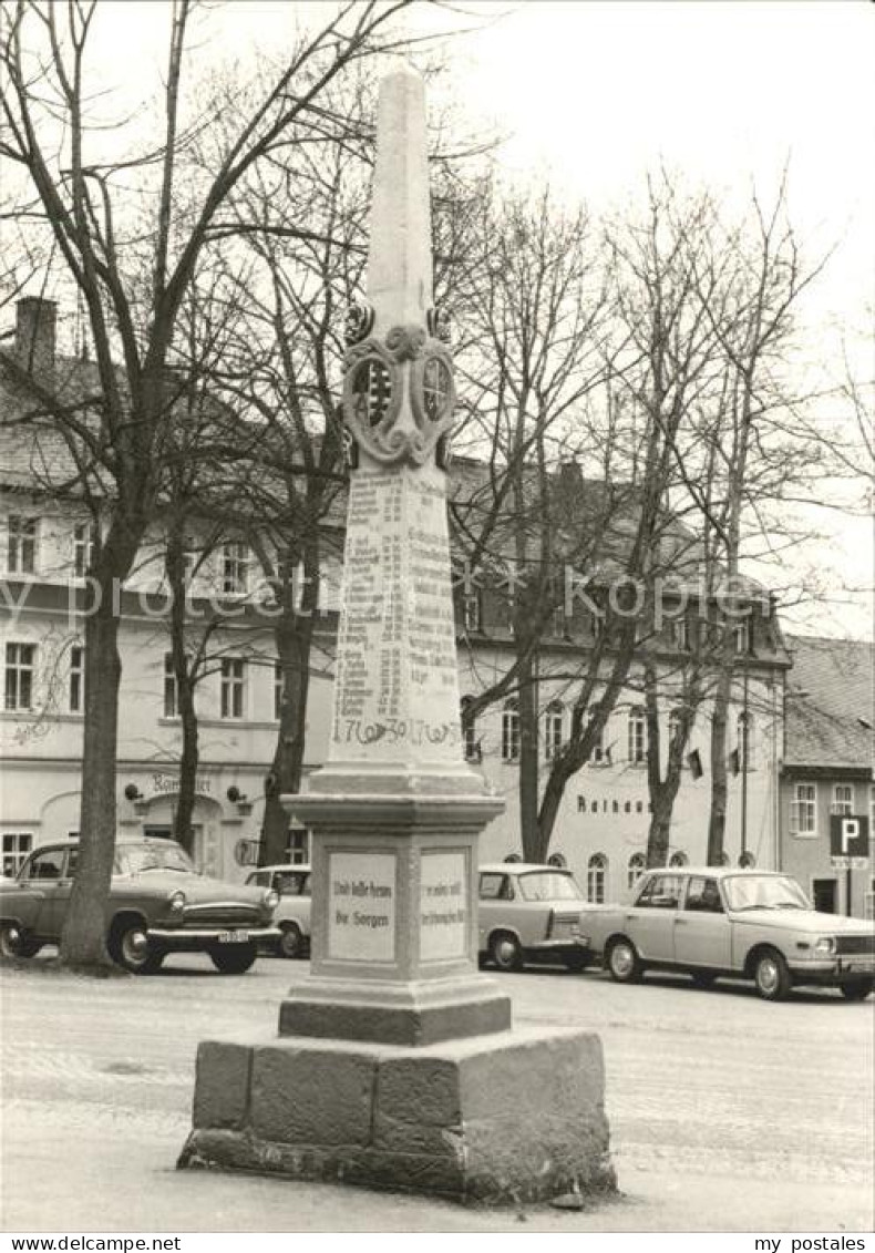 72183274 Oberwiesenthal Erzgebirge Postmeilens?ule Am Rathaus Und Markt Oberwies - Oberwiesenthal