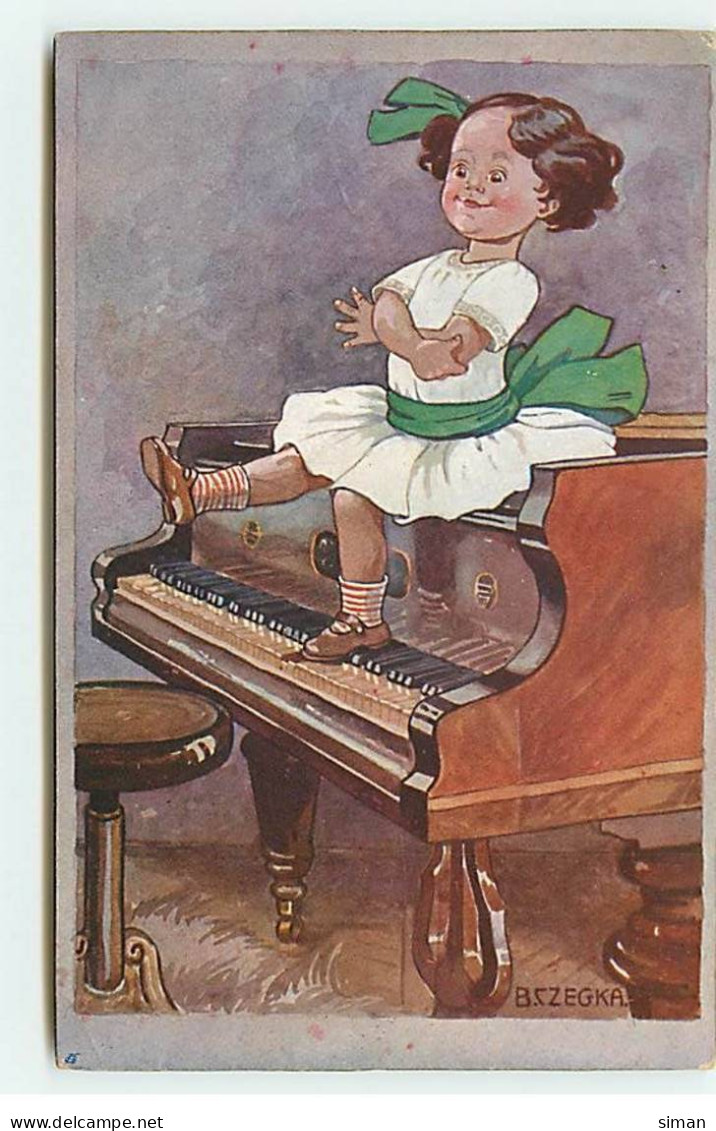 N°18448 - Bszegka - Fillette Assise Sur Un Piano - Other & Unclassified