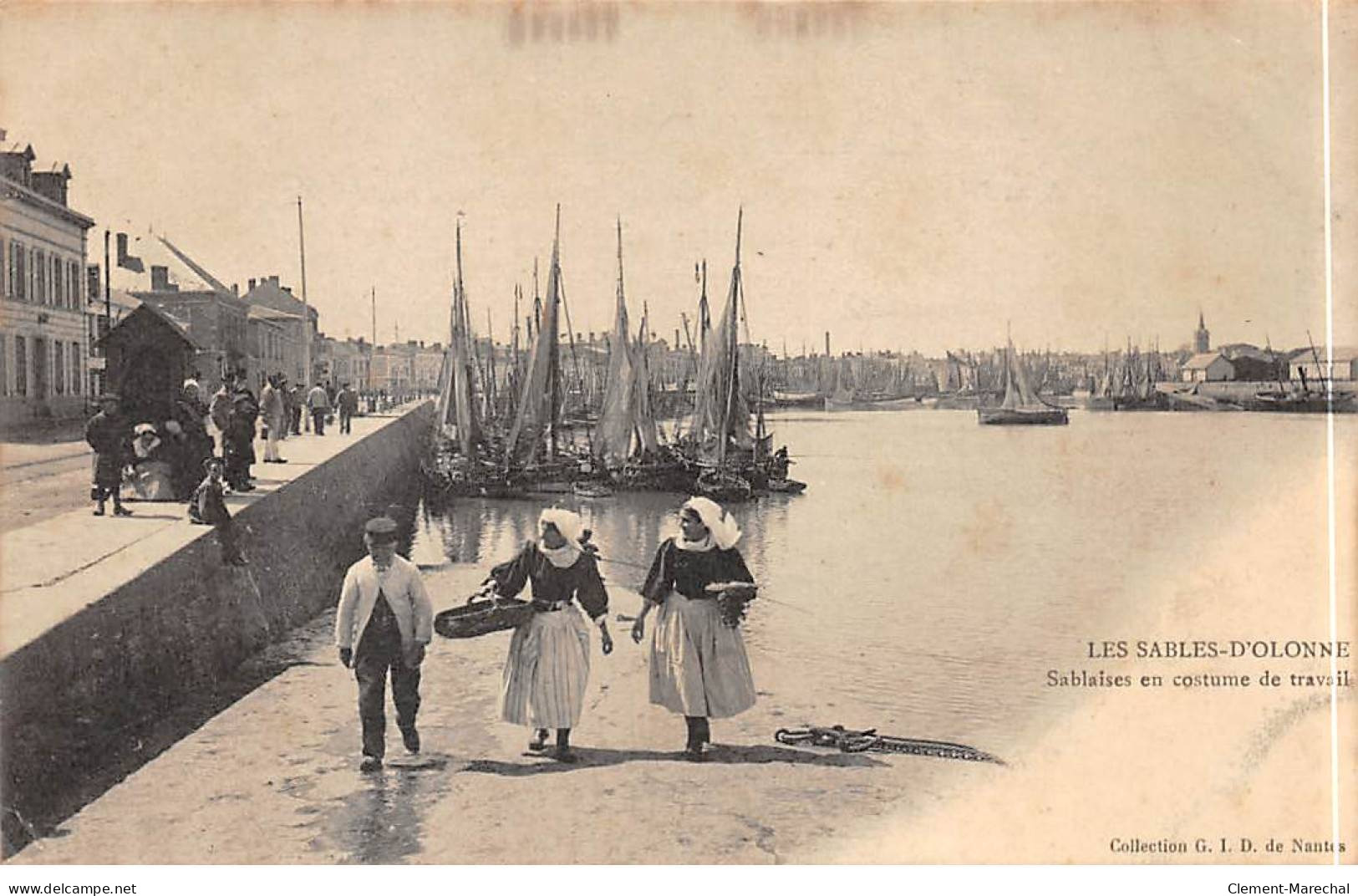 LES SABLES D'OLONNE - Sablaises En Costume De Travail - Très Bon état - Sables D'Olonne