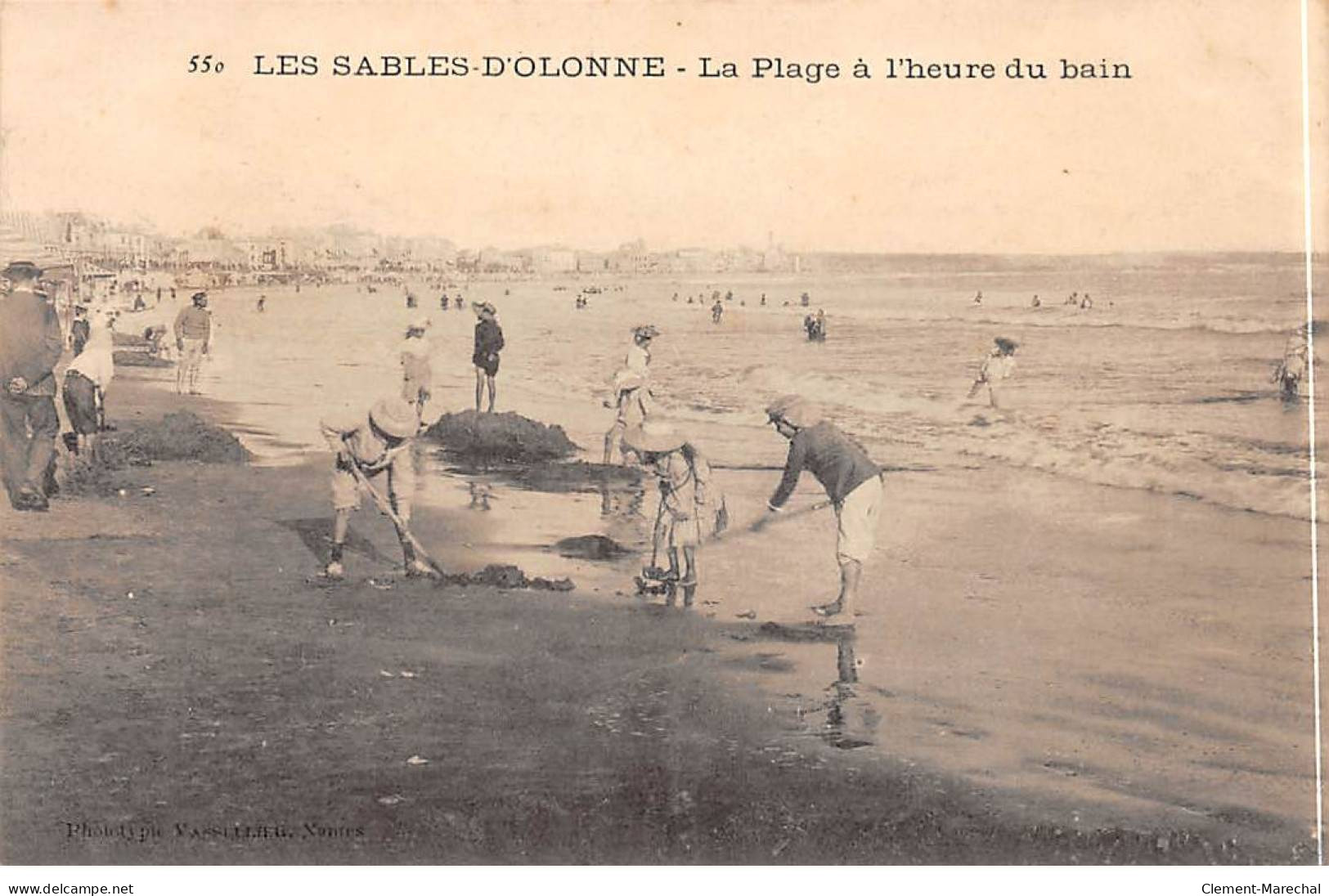 LES SABLES D'OLONNE - La Plage à L'heure Du Bain - Très Bon état - Sables D'Olonne