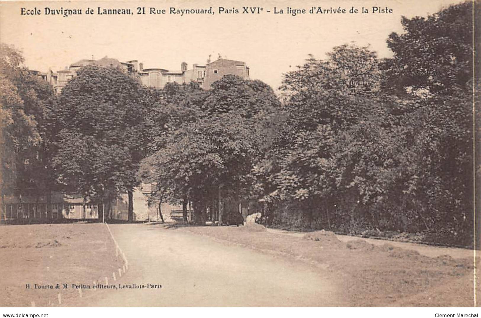 PARIS - Ecole Duvignau De Lanneau - Rue Raynouard - La Ligne D'Arrivée De La Piste - Très Bon état - Bildung, Schulen & Universitäten