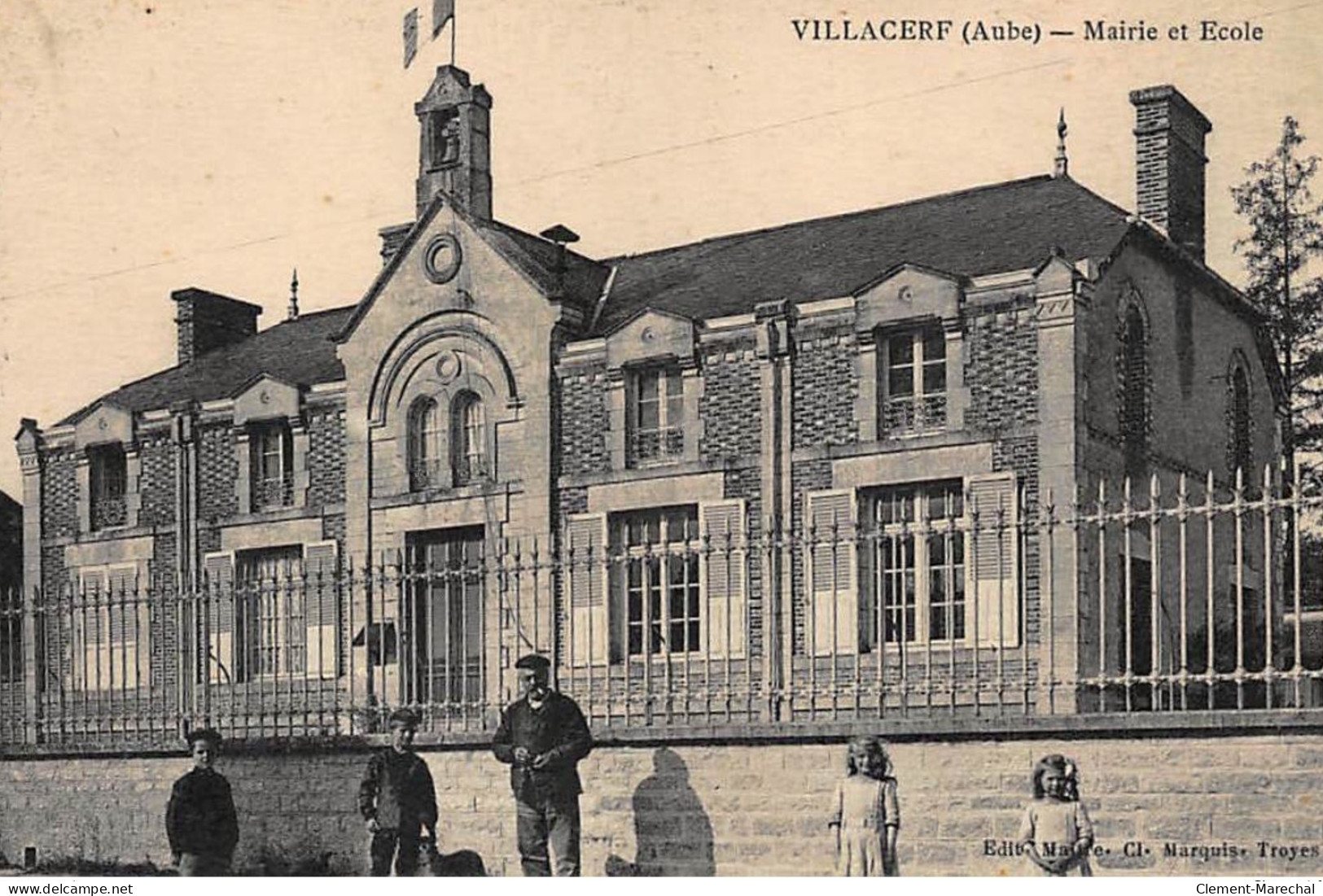 VILLACERF : Mairie Et Ecole - Tres Bon Etat - Other & Unclassified