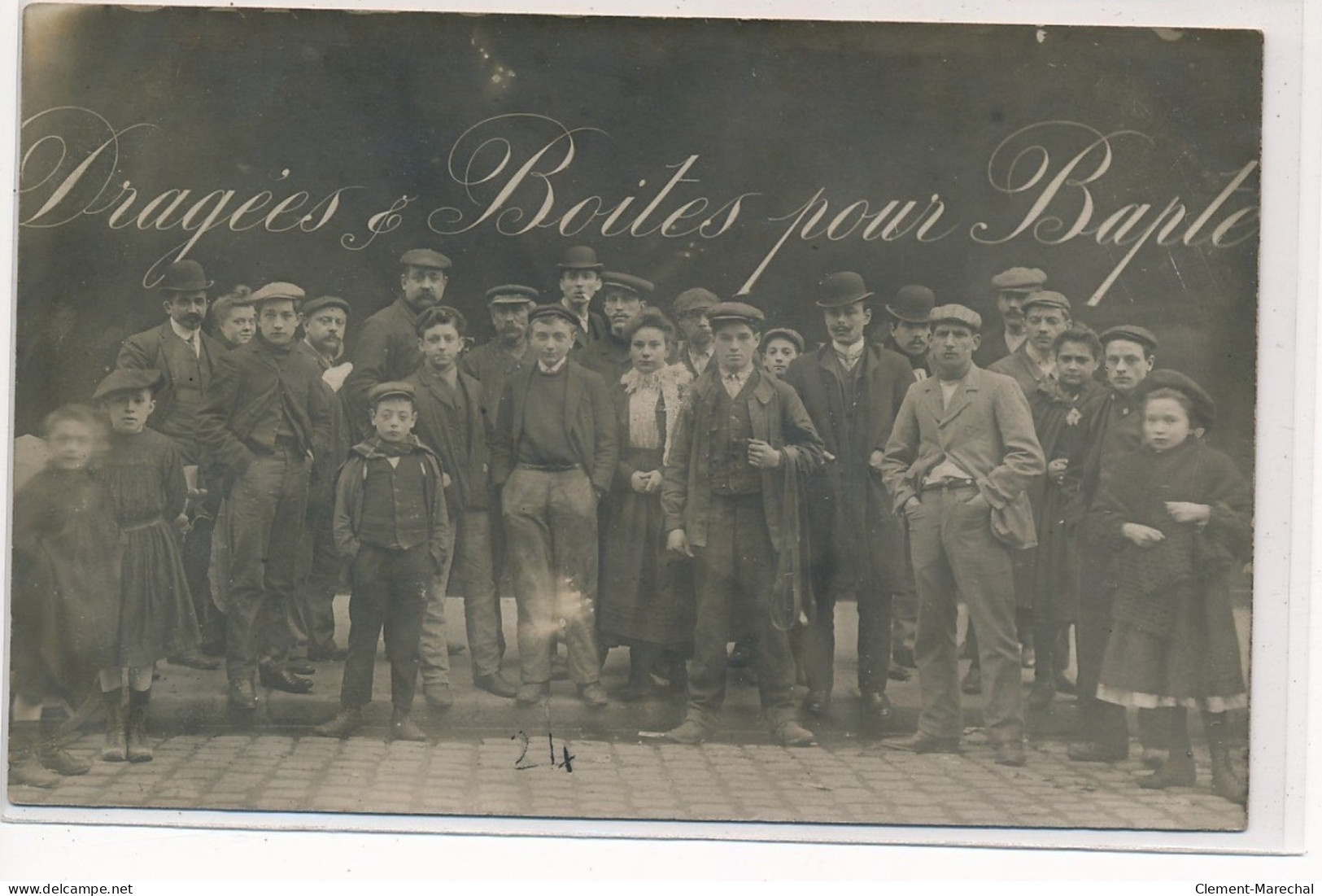 CARTE PHOTO A LOCALISER : Paris(?) Dragees Et Boites Pour Bapteme - Tres Bon Etat - Foto's