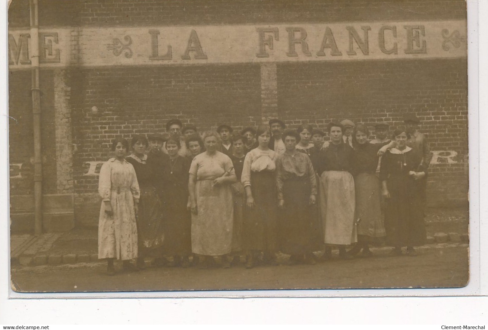 CARTE PHOTO A LOCALISER : La France, Personnages - Tres Bon Etat - Fotos