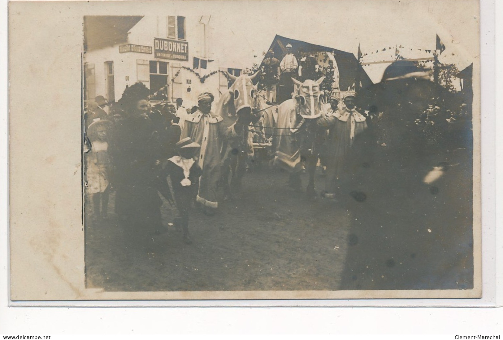 CARTE PHOTO A LOCALISER : Fete, Dubonnet Vins Tonique, Quinquina - Tres Bon Etat - Fotos