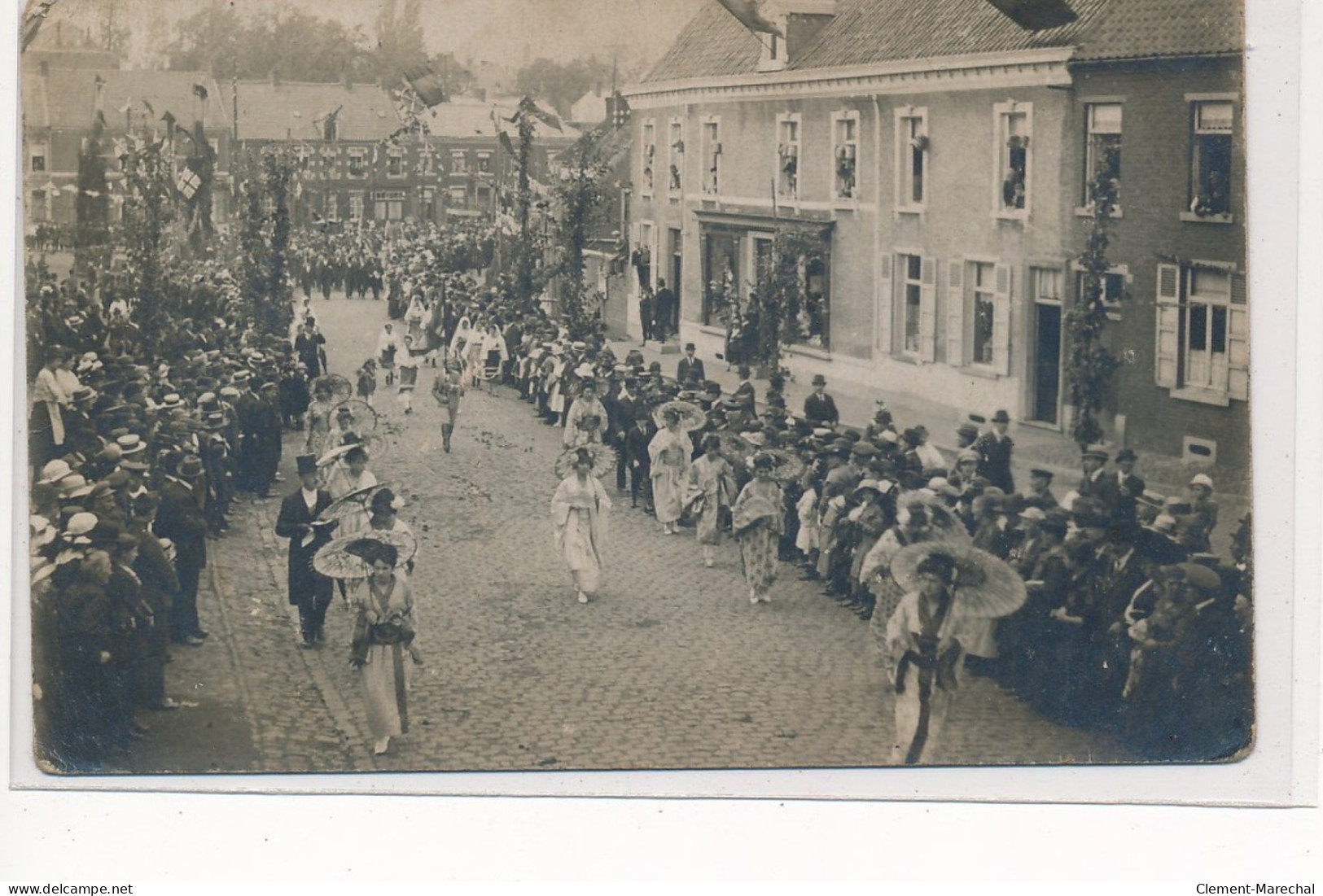 CARTE PHOTO A LOCALISER : Fete, Geishas - Tres Bon Etat - Fotos