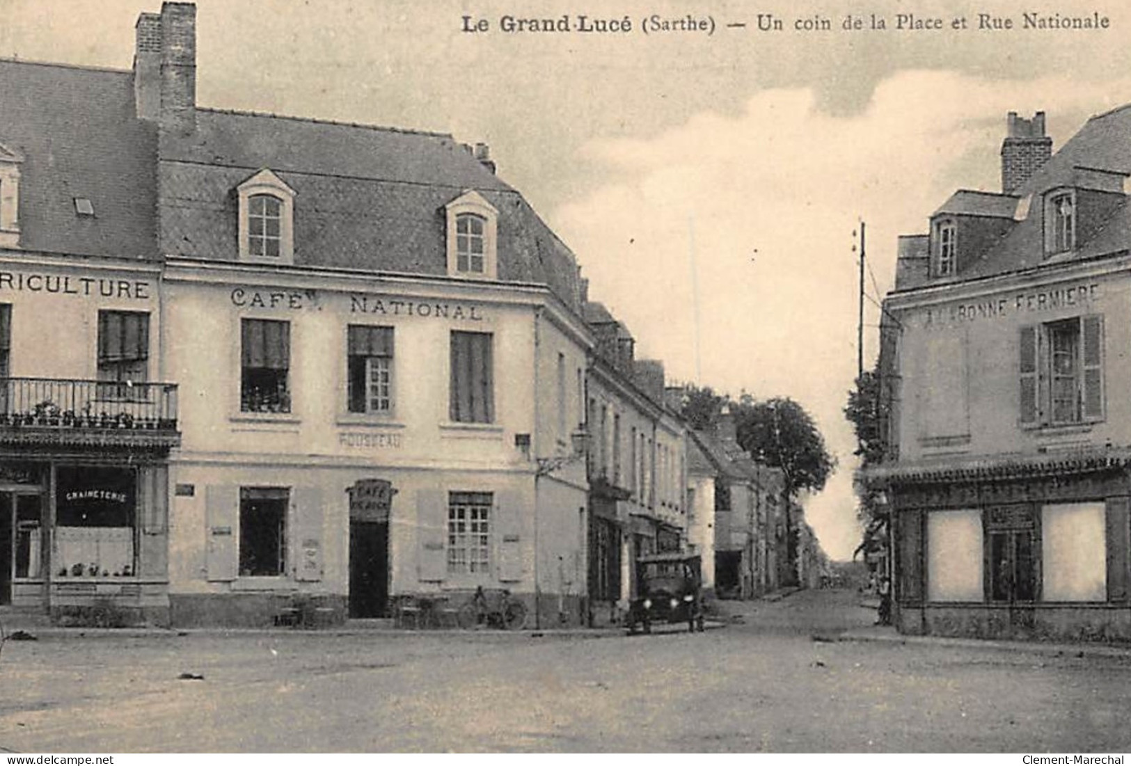 LE GRAND-LUCE : Un Coin De La Place Et Rue Nationale - Tres Bon Etat - Le Grand Luce