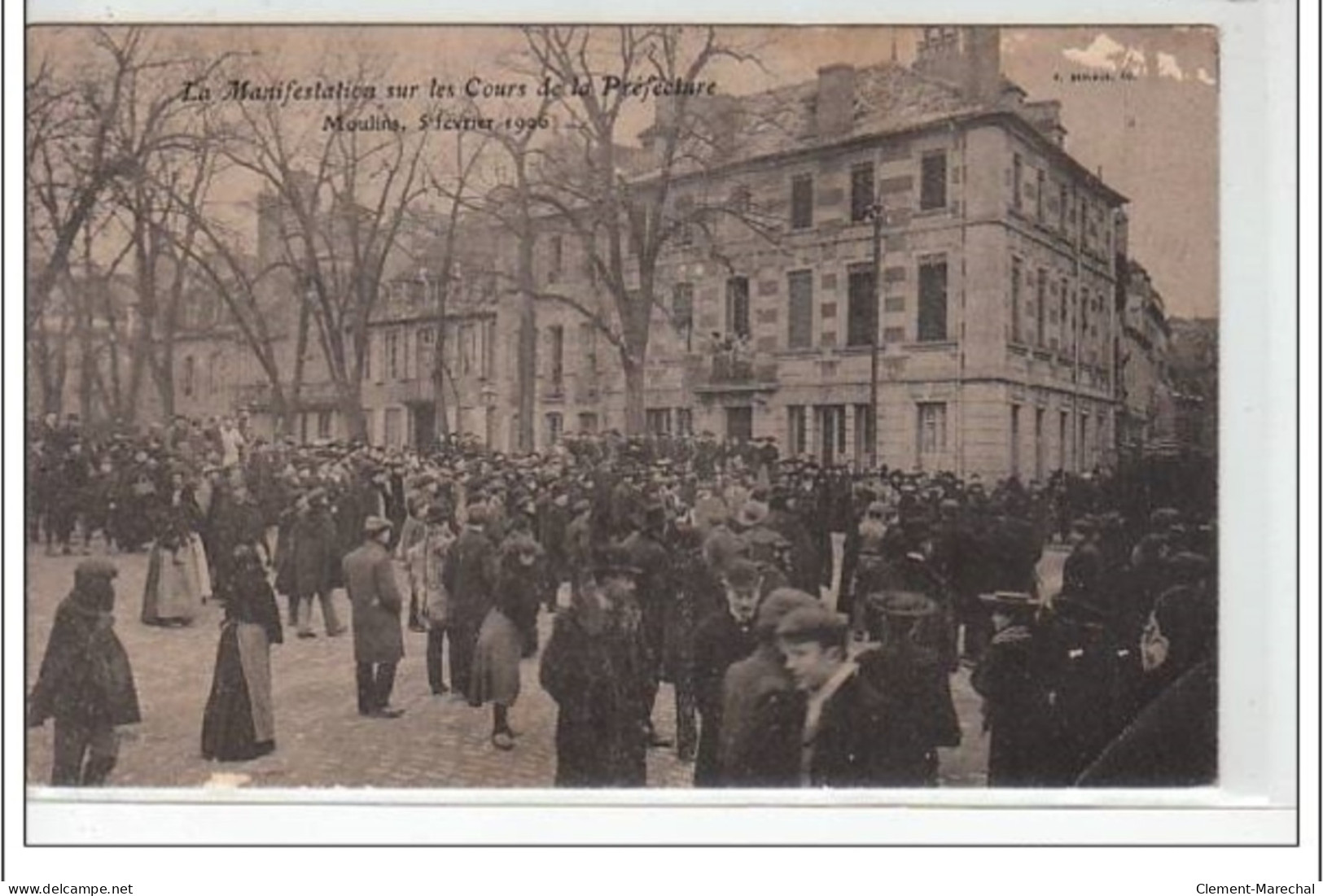 MOULINS - Manifestation Sur Les Cours De La Préfecture - 5 Février 1906 - état - Moulins