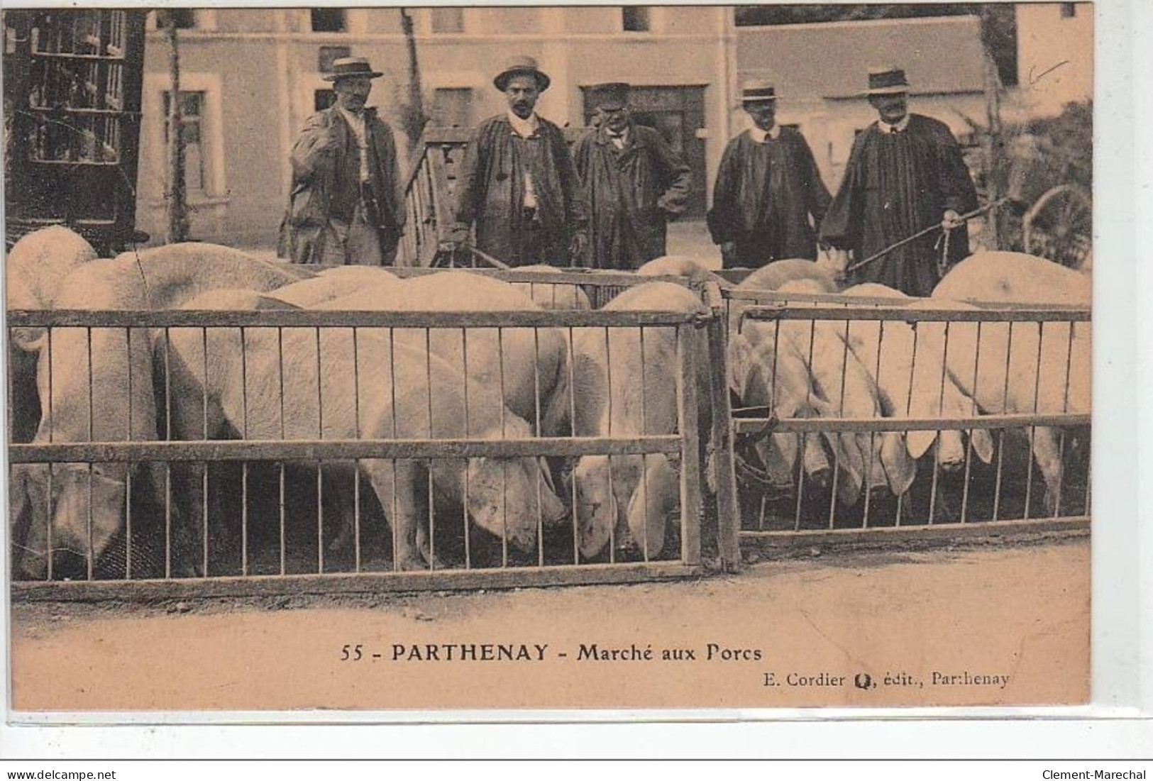 PARTHENAY - Marché Aux Porcs - état - Parthenay