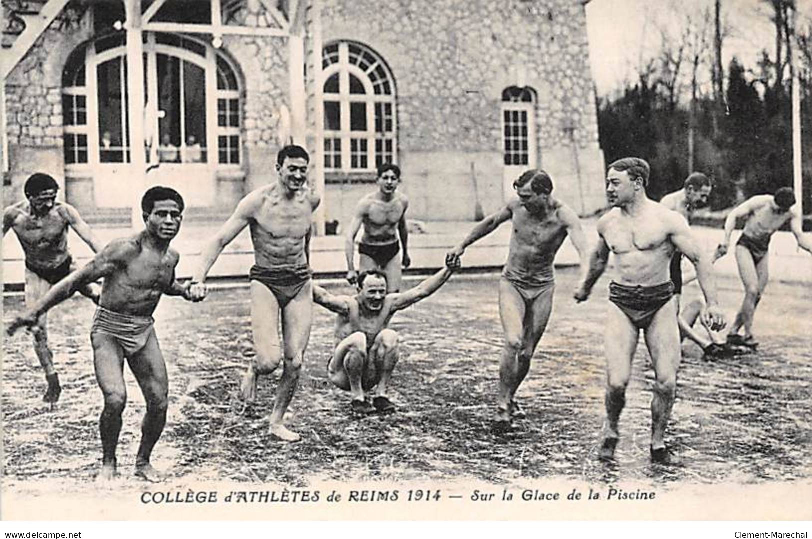 Collège D'Athlètes De REIMS 1914 - Sur La Glace De La Piscine - état - Reims