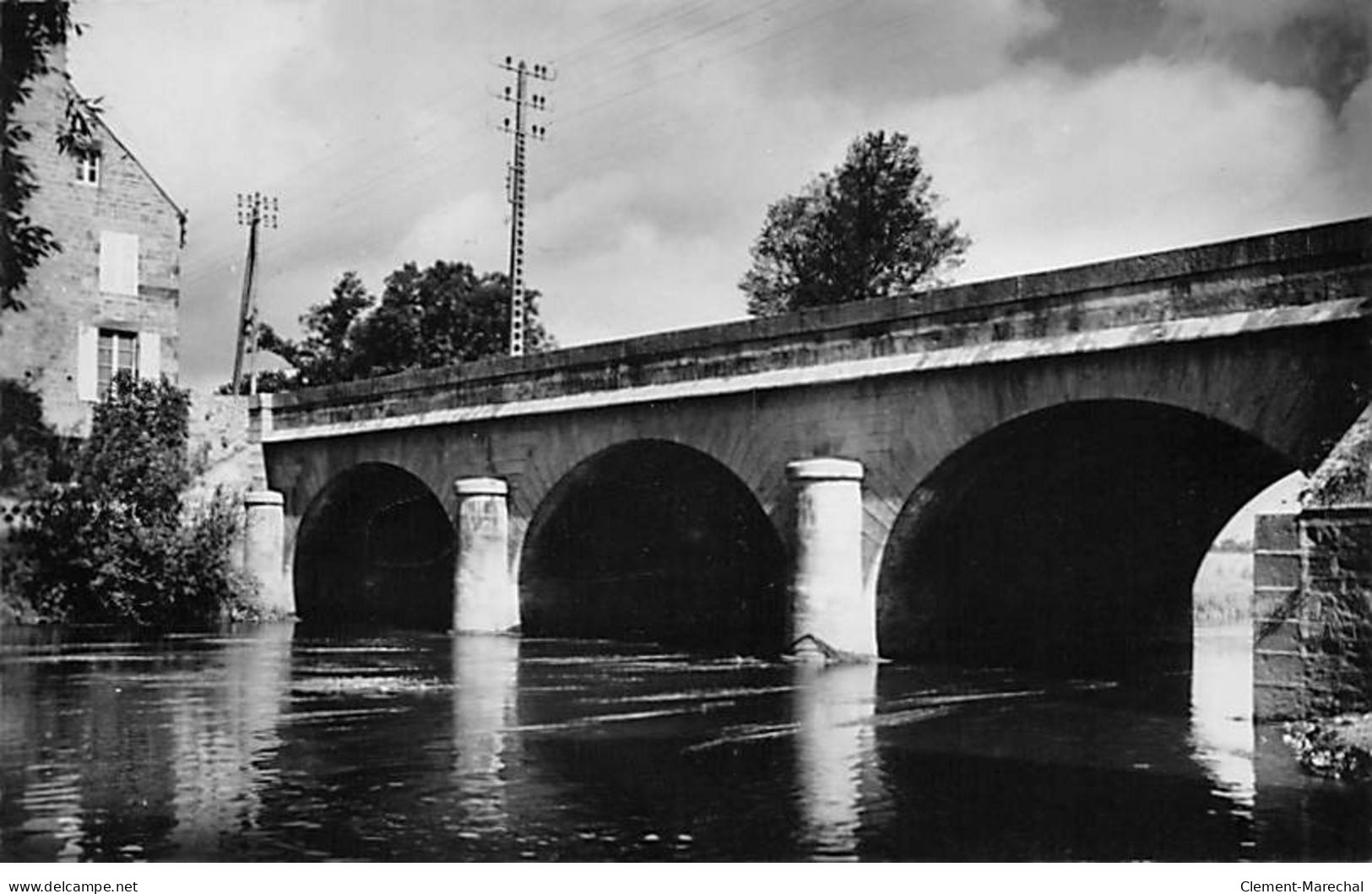 DUCEY - Le Pont Neuf - Très Bon état - Ducey