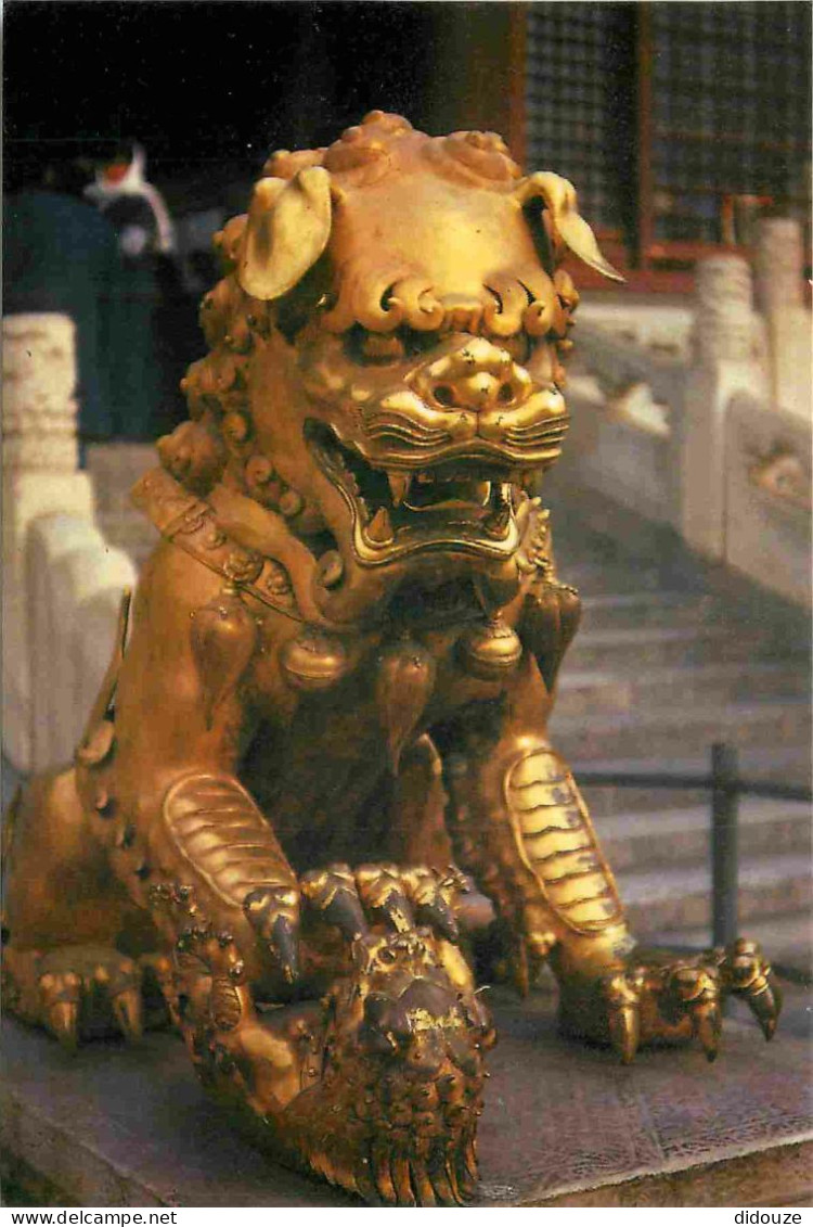 Chine - Pékin - Beijing - Cité Interdite - Palace Museum - Un Lion En Bronze Plaque D Or Devant La Porte De La Pureté Cé - Chine