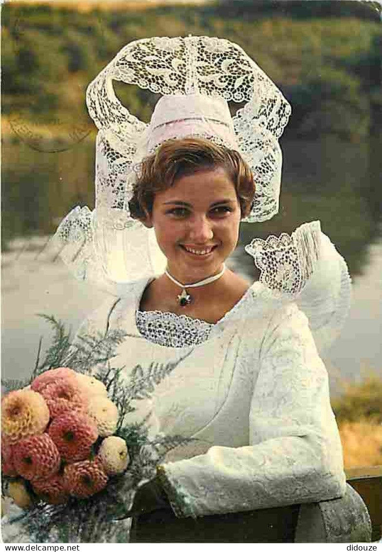 Folklore - Costumes - Bretagne - Sourire De Cornouaille - Costume De Quimperlé - CPM - Voir Scans Recto-Verso - Vestuarios