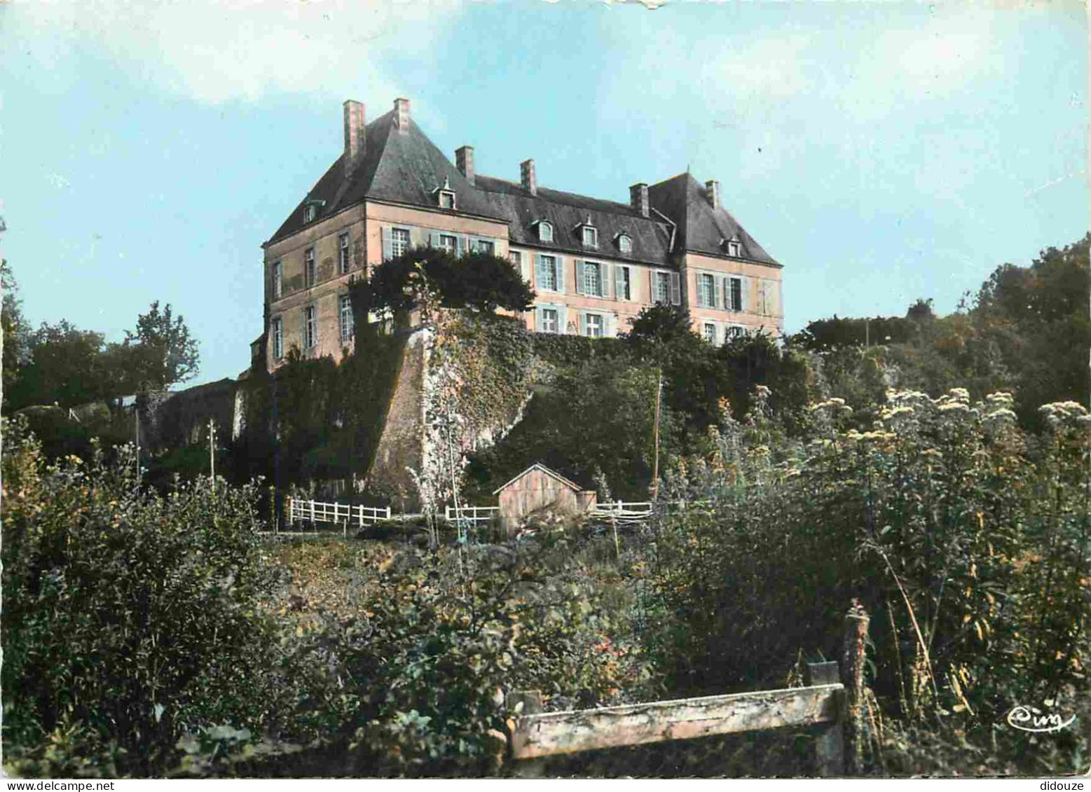 86 - Sommières Du Clain - Le Château - Mention Photographie Véritable - Carte Dentelée - CPSM Grand Format - Voir Scans  - Autres & Non Classés