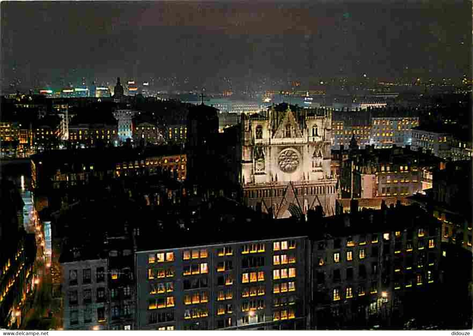 69 - Lyon - La Cathédrale Saint Jean - La Ville Le Soir - Vue De Nuit - Carte Neuve - CPM - Voir Scans Recto-Verso - Autres & Non Classés