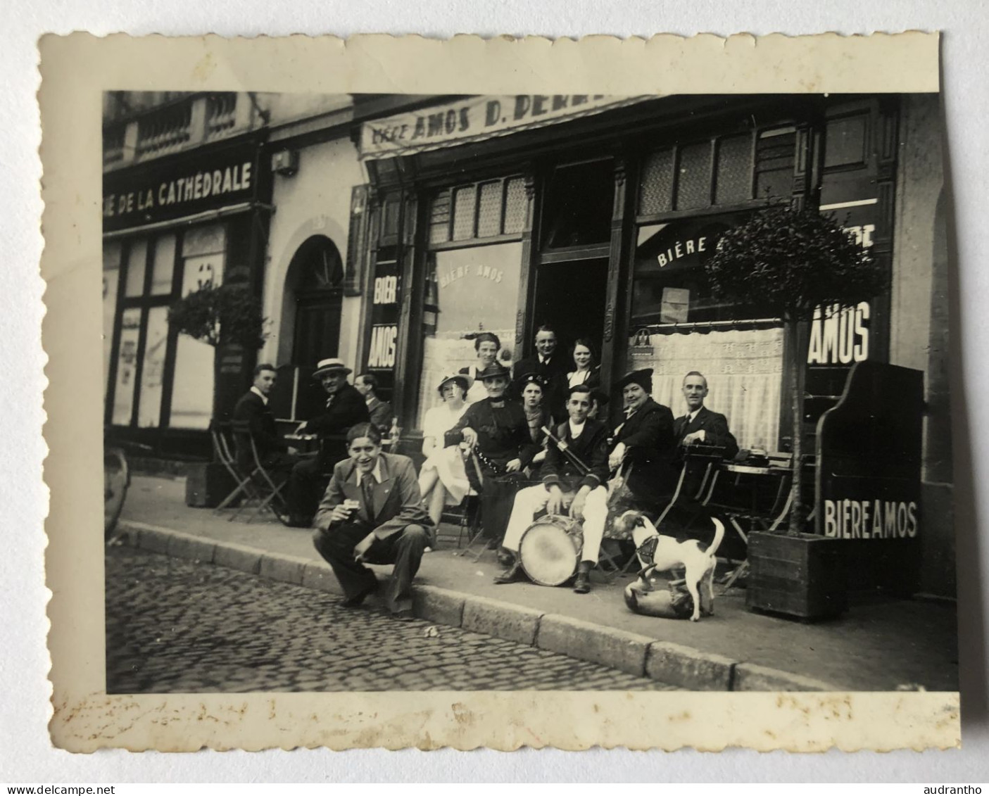 Photographie Ancienne Avec Personnages - Bar Du Centre à Metz (place De La Cathédrale) - Denis Perrin - Lieux