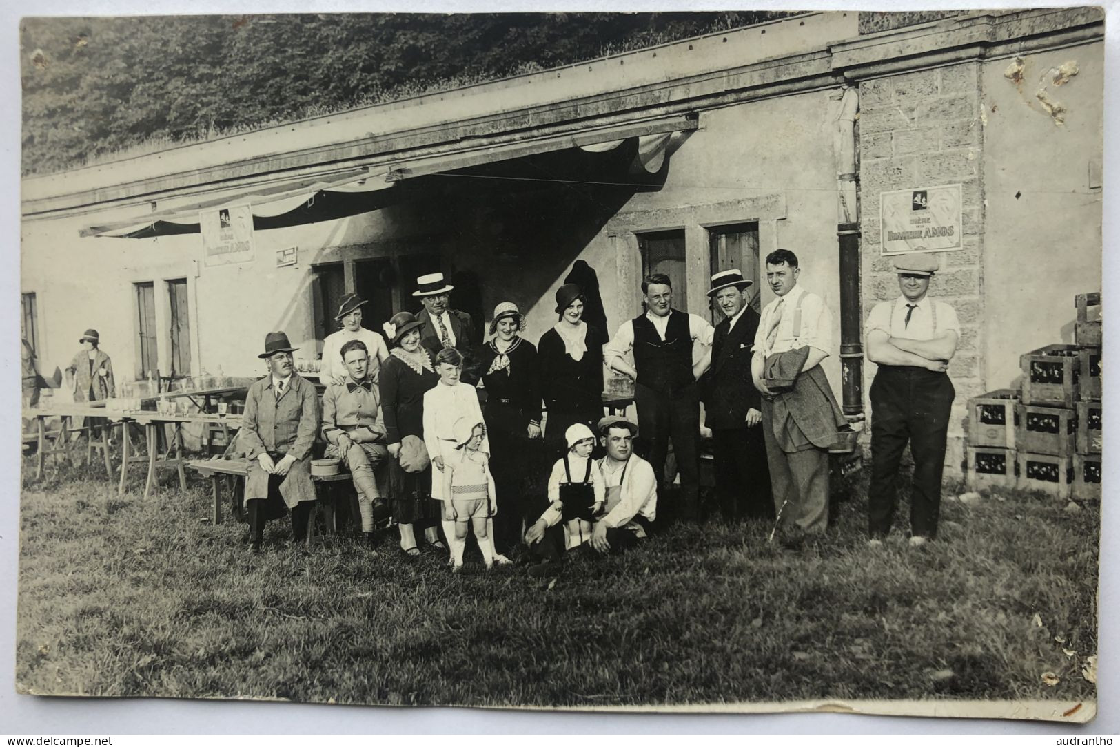 Carte Photo Avec Nombreux Personnages - Fêtes Militaires 12 Juin 1932 - Café Bar Denis Perrin Metz - Bière Amos - Lieux