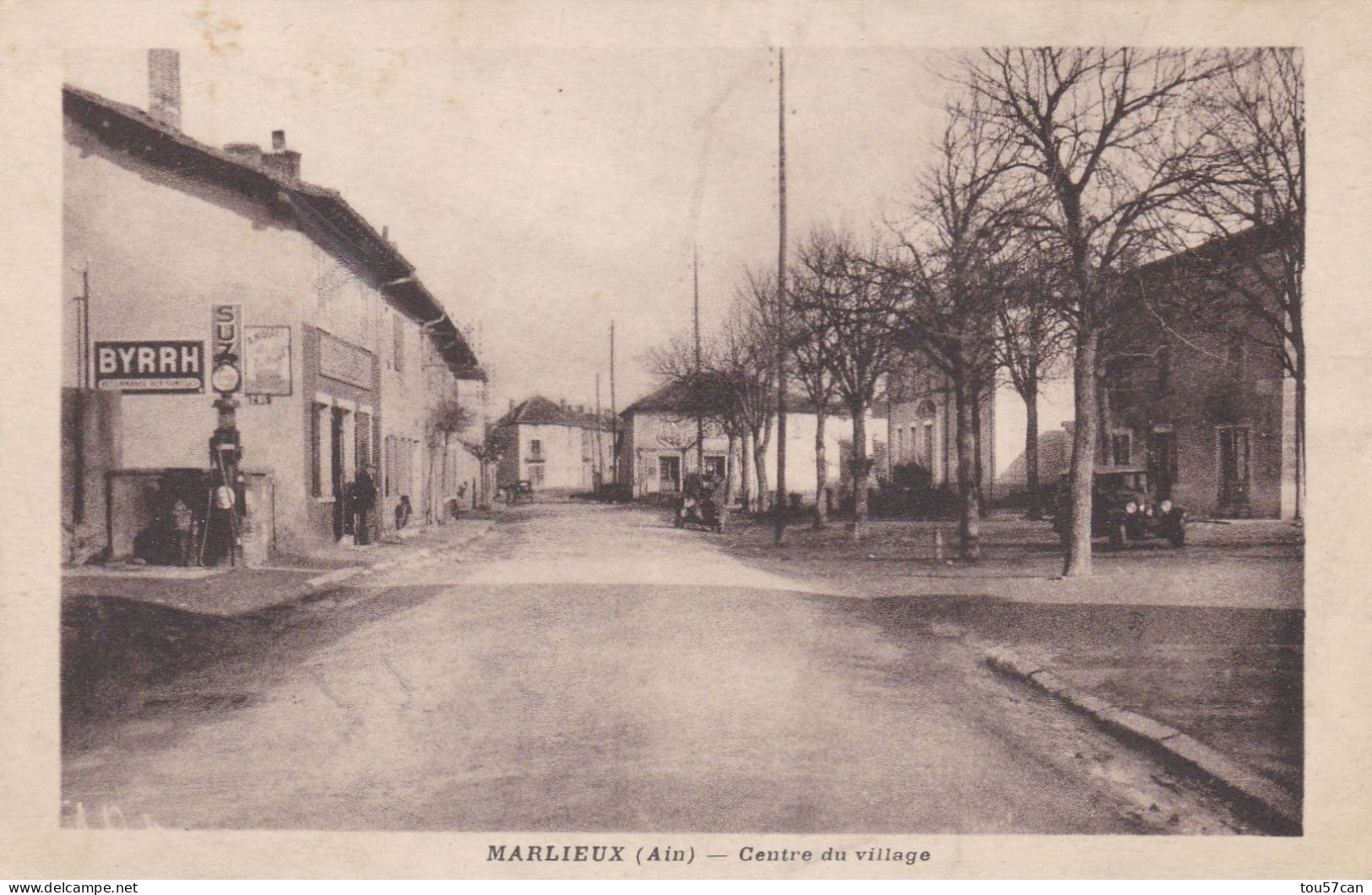 MARLIEUX  -  BOURG  EN  BRESSE  -  AIN   -  (01)   -   PEU  COURANTE  CPA  -  LE  CENTRE  DU  VILLAGE. - Sonstige & Ohne Zuordnung